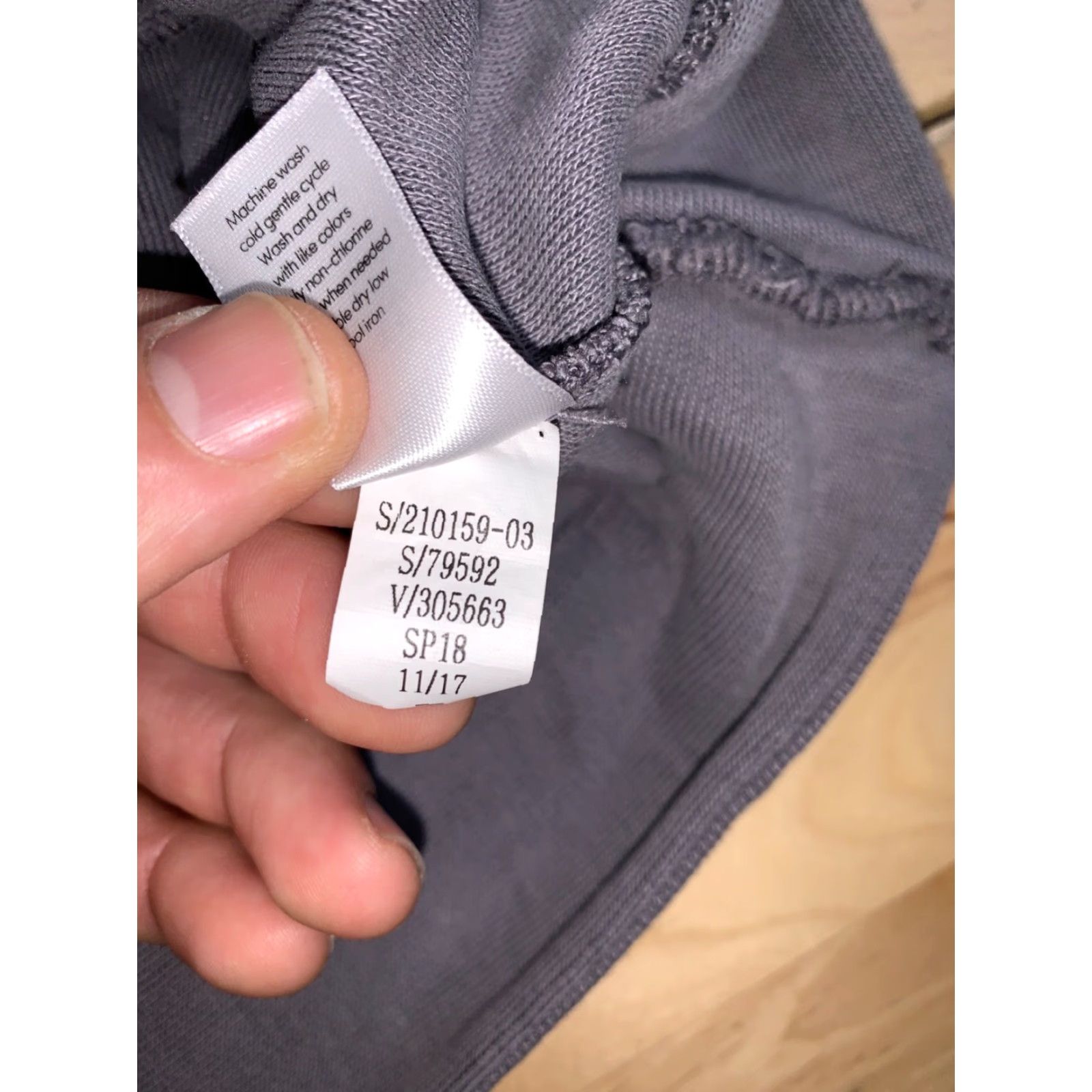 Athleta VINTAGE Athleta Sweatshirt Womens L Gray Modal Serenity Criss Cross Crewneck 10530 Size L / US 10 / IT 46 - 4 Thumbnail