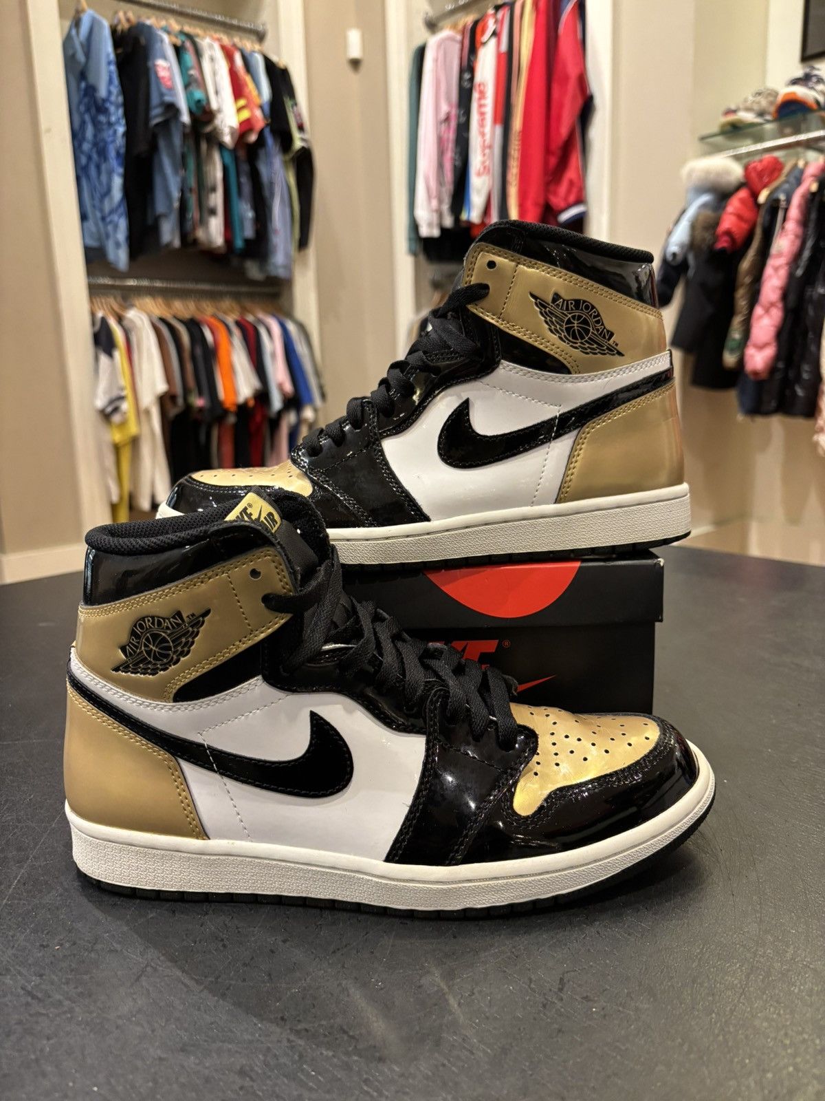 Jordan Brand Jordan 1 Retro ‘Gold Top 3’ Size US 9 / EU 42 - 1 Thumbnail