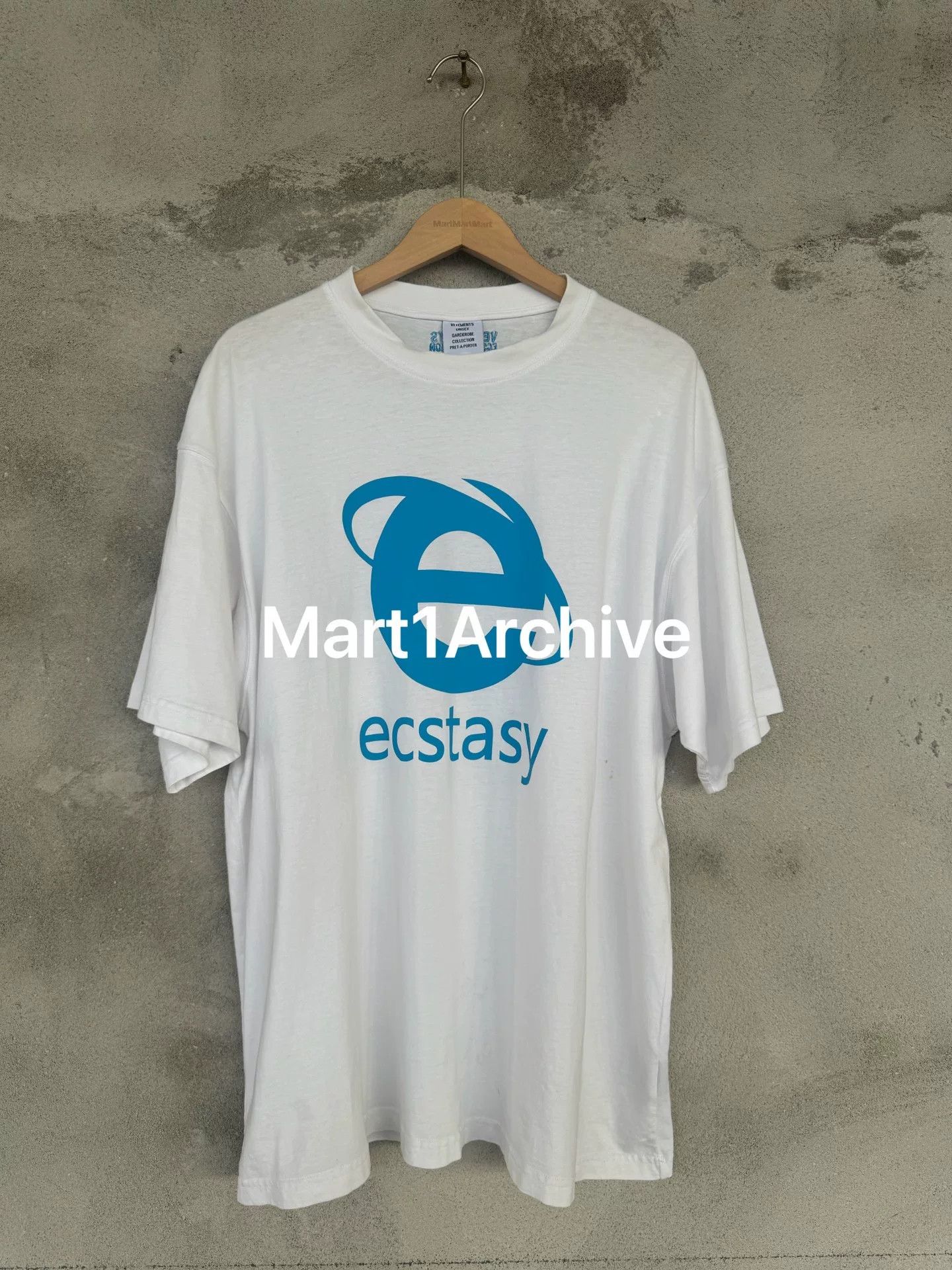 Vetements Vetements Internet Short Sleeve T-Shirt Size US XXS / EU 40 - 1 Thumbnail