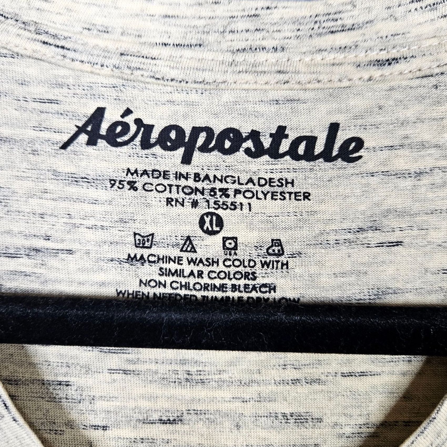 Aeropostale Aeropostale T-Shirt Mens V-Neck Short Sleeve Regular Fit XL Yellow Solid Logo Casual Seasonal All Seasons Size US XL / EU 56 / 4 - 5 Thumbnail