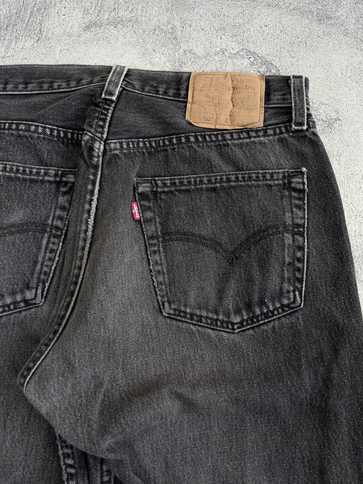 Levi's Vintage Clothing Vintage 1999 Black Faded Levi’s 501 Size US 32 / EU 48 - 6 Thumbnail