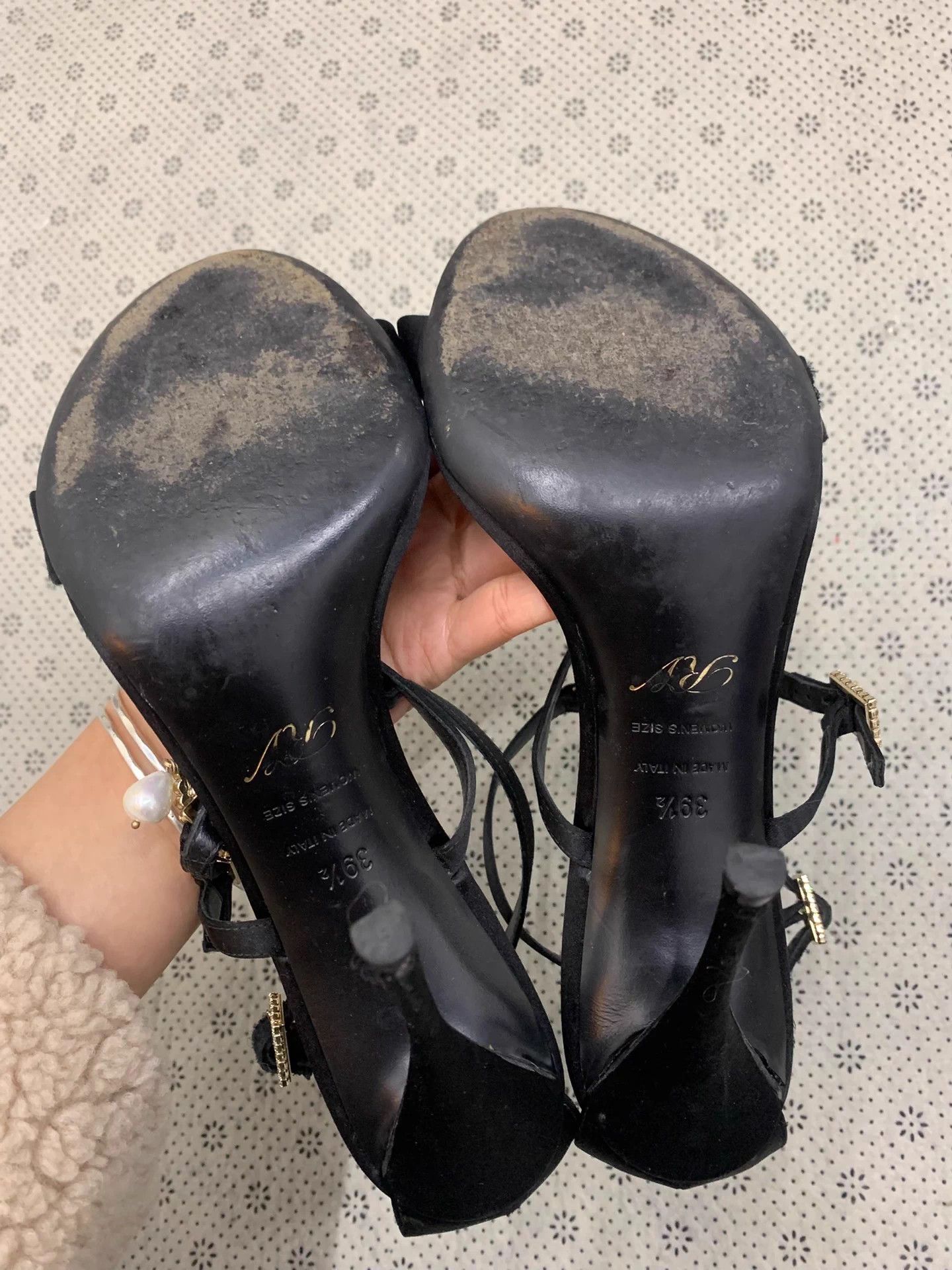 Roger Vivier Roger Vivier black crystal pearl heeled sandal 39.5 Size US 8.5 / IT 38.5 - 5 Thumbnail