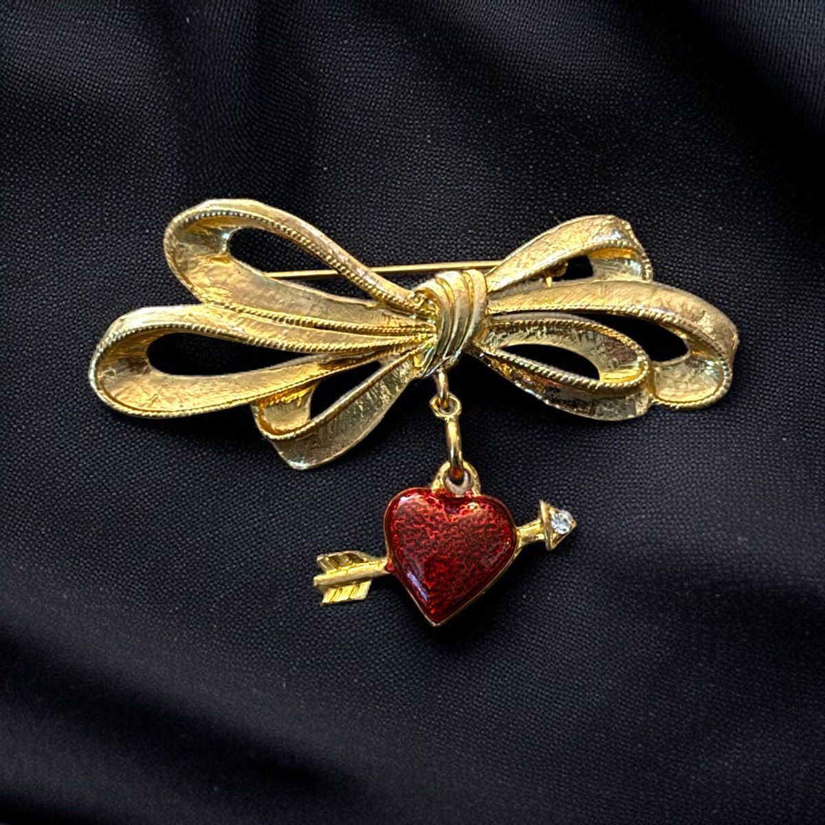 Vintage Vintage Phister Ent. golden bow with dangling heart brooch Size ONE SIZE - 1 Thumbnail