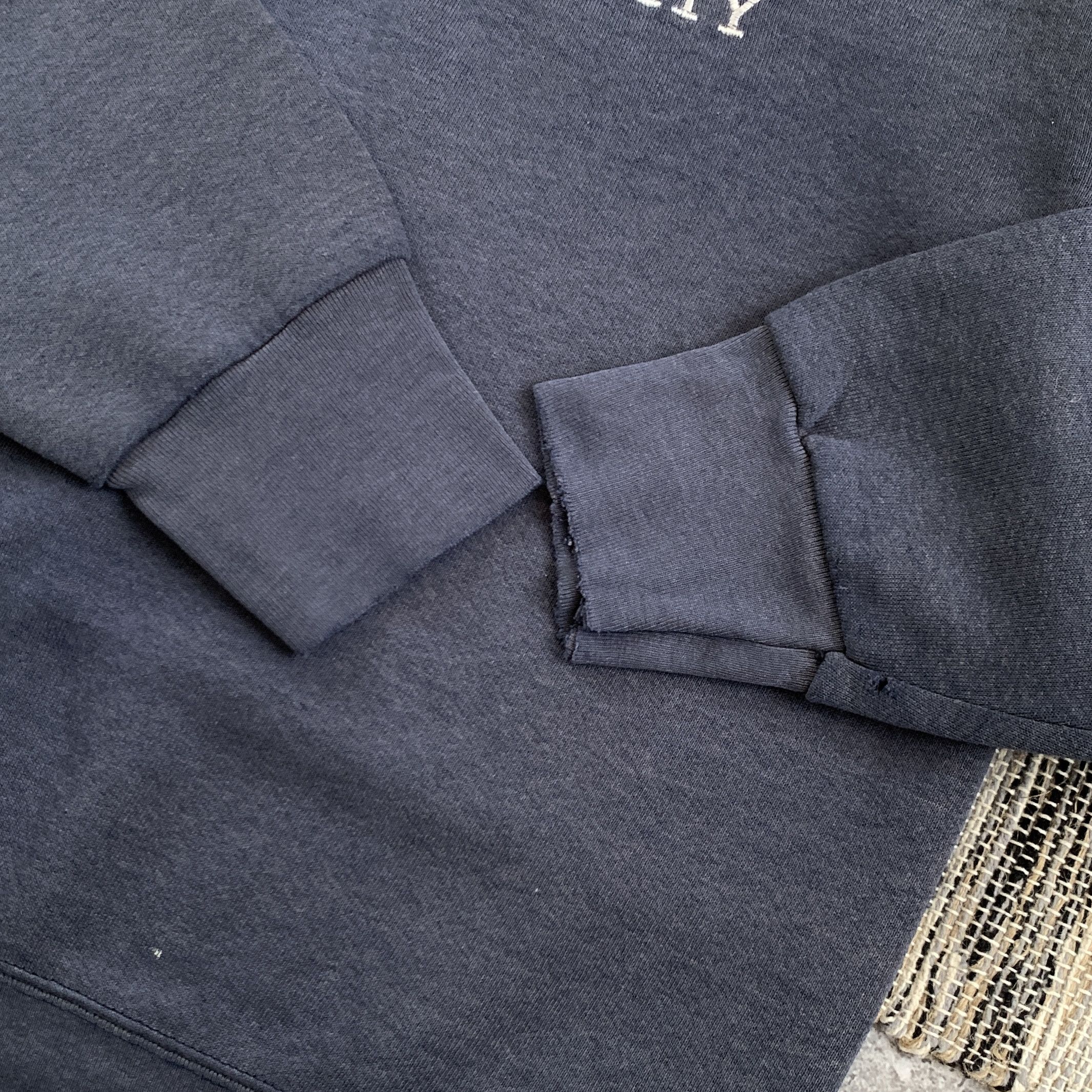 Vintage Vintage New York 90s Embroidered Blue Crewneck Sweatshirt Size US M / EU 48-50 / 2 - 5 Thumbnail