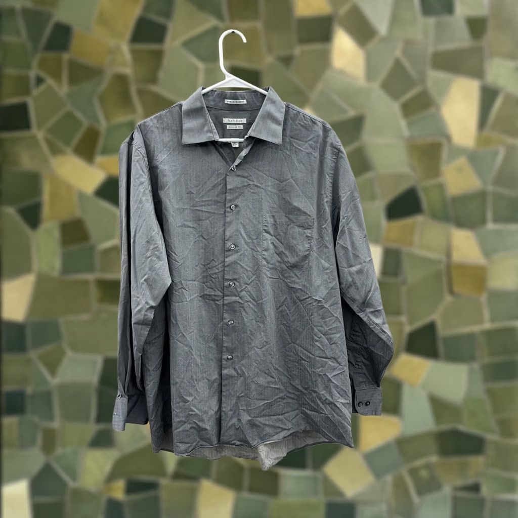 Van Heusen Van Heusen Mens Shirt Size 17.5 Grey Button-Up Long Sleeve Regular Fit ShirtMens Regular 17.5 Grey Button-Up Long Sleeve Size US XXL / EU 58 / 5 - 1 Thumbnail