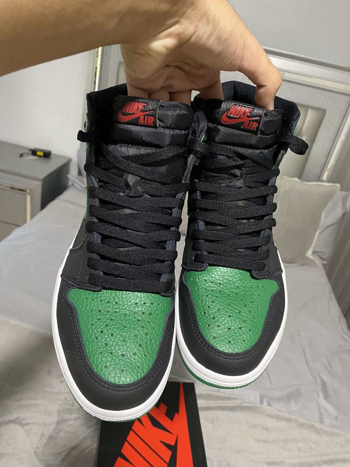Nike Air Jordan 1 Pine green Size US 9.5 / EU 42-43 - 3 Thumbnail