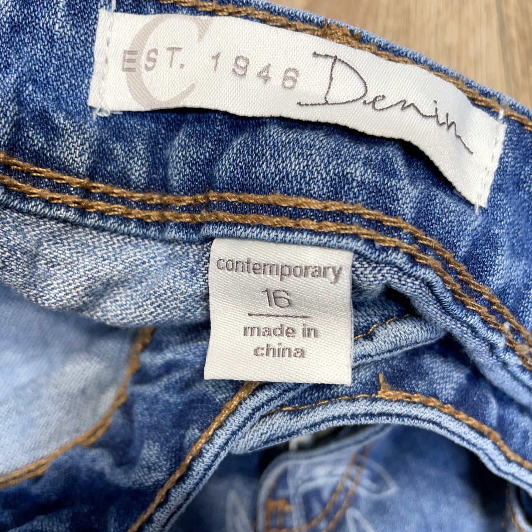 Denime VINTAGE Est. 1948 Denim Cropped Jeans Size 16 Women Blue Distressed Embroidered Size ONE SIZE - 2 Thumbnail