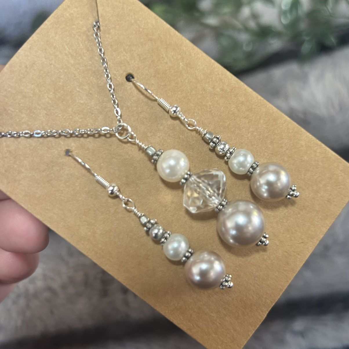 Handmade Handcrafted elegant pearl faceted crystal necklace set Size ONE SIZE - 1 Thumbnail