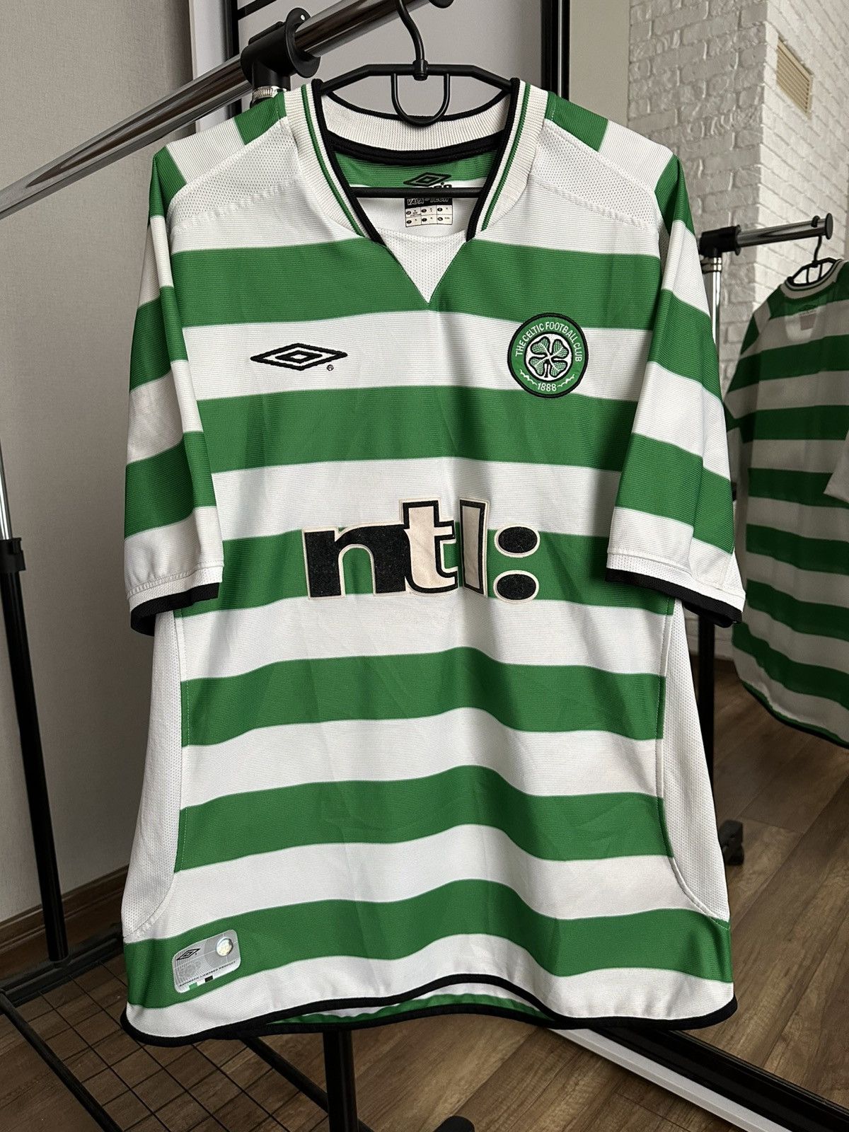 Umbro 2002/2003 Umbro Celtic FC Soccer Jersey T-Shirt Vintage Size US XL / EU 56 / 4 - 1 Thumbnail