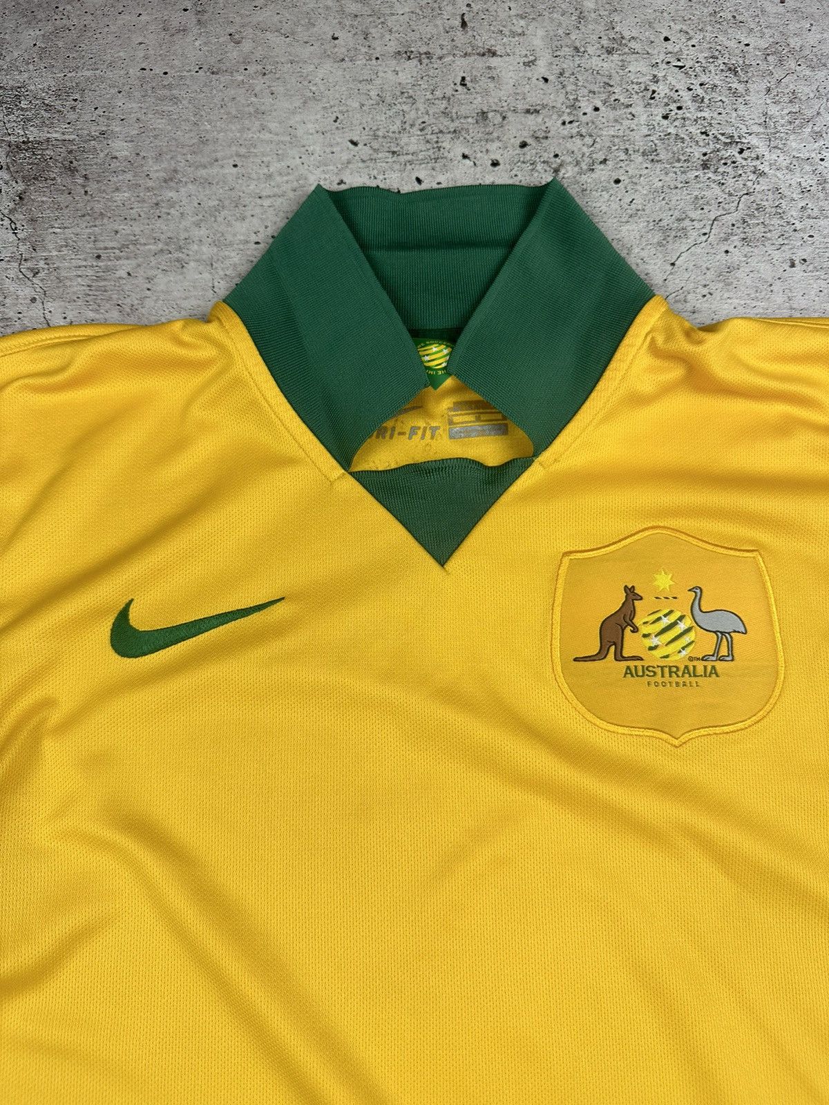 Nike 2014 Nike Australia World Cup Home Soccer Jersey/Shirt Size US M / EU 48-50 / 2 - 5 Thumbnail
