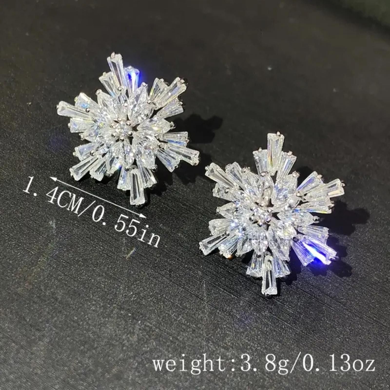 Designer Silver Snowflake Earrings Crystal Design NWT Size ONE SIZE - 5 Thumbnail
