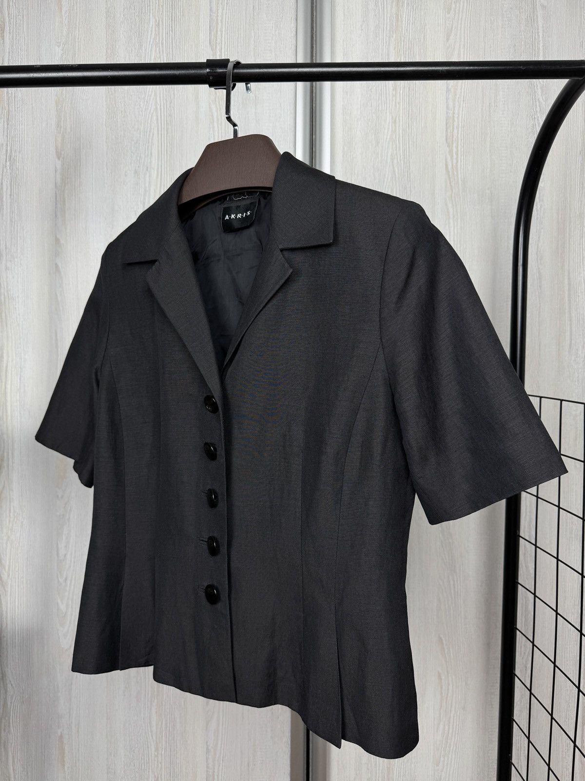 Akris Akris Black V-Neck Short Sleeve Silk Linen Button blazer Size M / US 6-8 / IT 42-44 - 4 Thumbnail