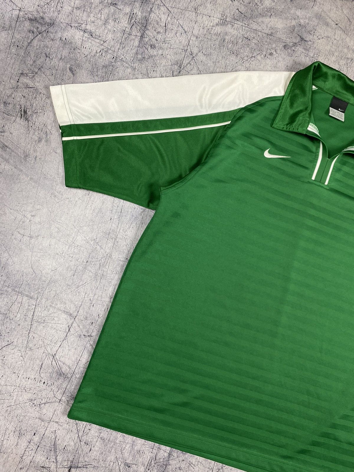 Nike Vintage Nike Dri Fit Drill Y2K Polo Shirt Size US L / EU 52-54 / 3 - 3 Thumbnail