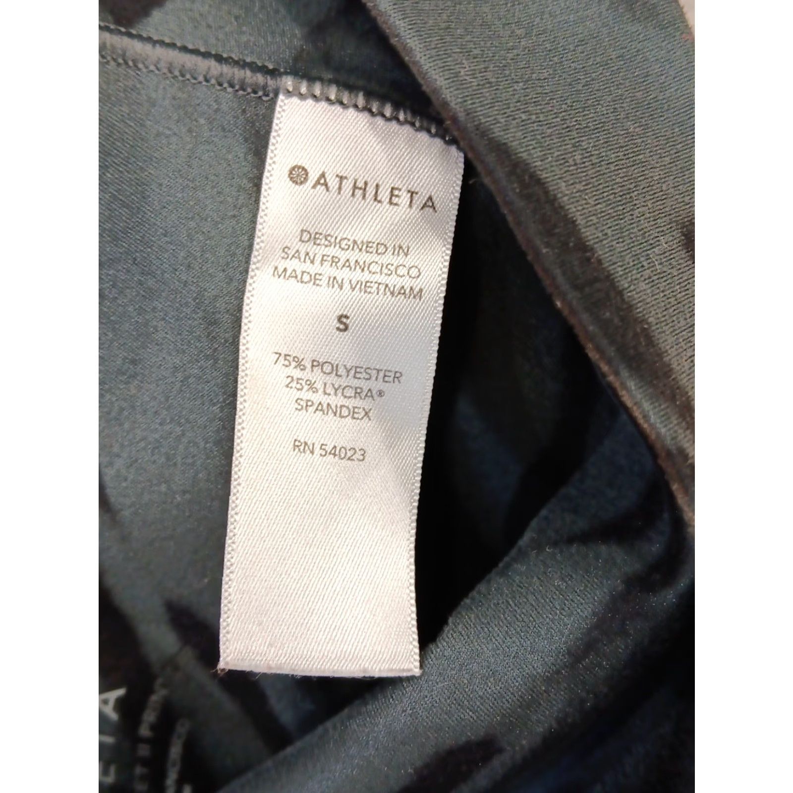 Athleta ATHLETA Women's Small Leggings Salutation Stash Pocket II Capri Crop Capri Crop Size 28" / US 6 / IT 42 - 5 Thumbnail