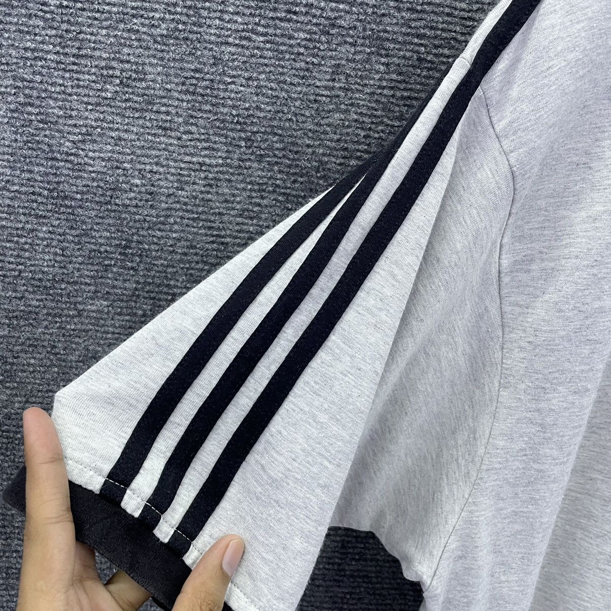 Adidas × Vintage Vintage 1990s Adidas Centre Embroidered Logo T Shirt Size US L / EU 52-54 / 3 - 3 Thumbnail