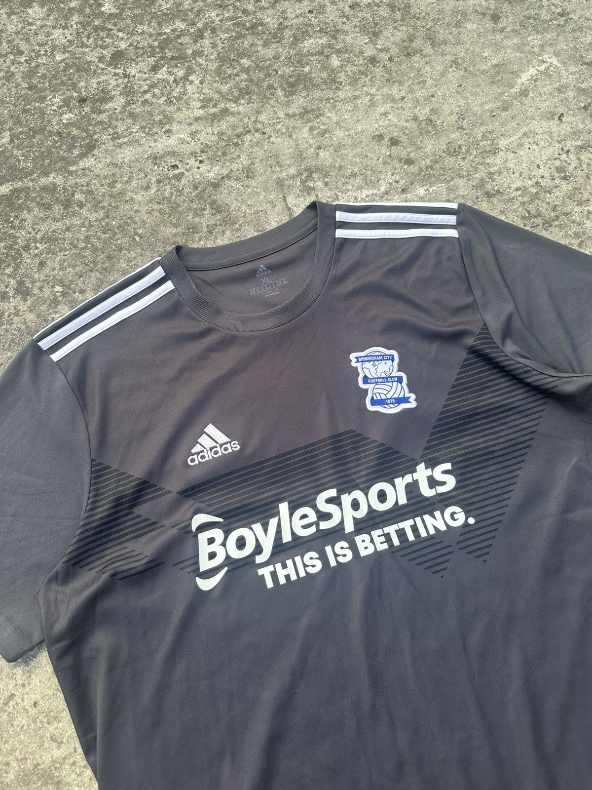Adidas Adidas Birmingham Soccer Jersey Streetwear Rare Casual XL Size US XL / EU 56 / 4 - 2 Thumbnail