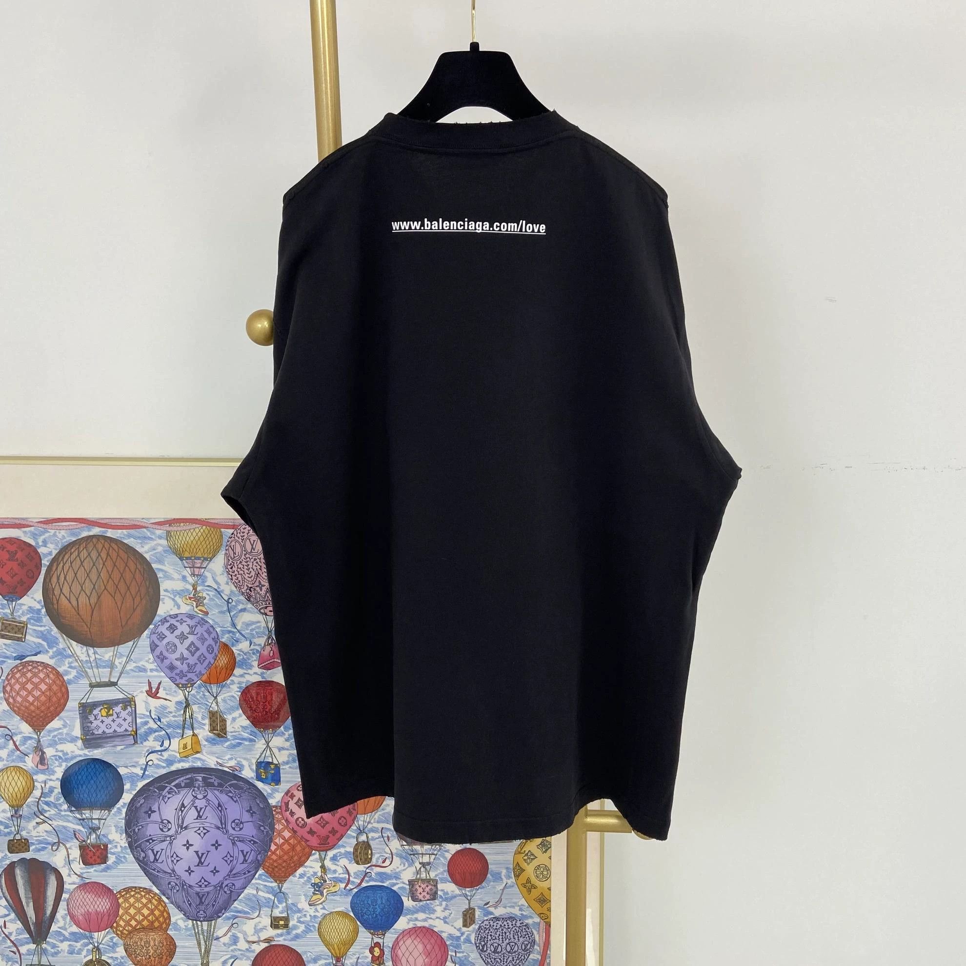Balenciaga Balenciaga Black Heart Logo Print Short Sleeve M Tee Size US M / EU 48-50 / 2 - 2 Thumbnail