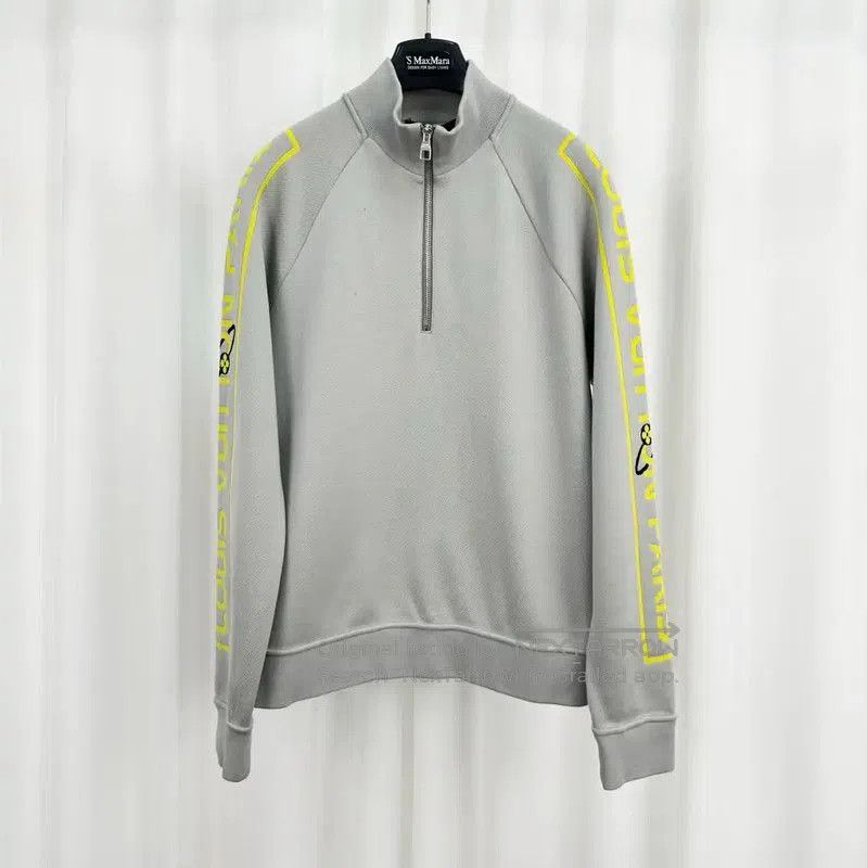 Louis Vuitton Louis Vuitton Gray Logo Print Men's Long Sleeve Sweatshirt Size US M / EU 48-50 / 2 - 1 Thumbnail