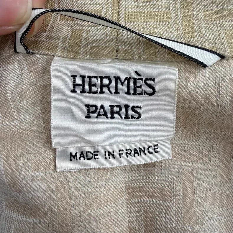 Hermes Hermes Champagne Gold Mid-Length 9/10 Sleeve Windbreaker J Size XXS / US 00 / IT 34 - 3 Thumbnail