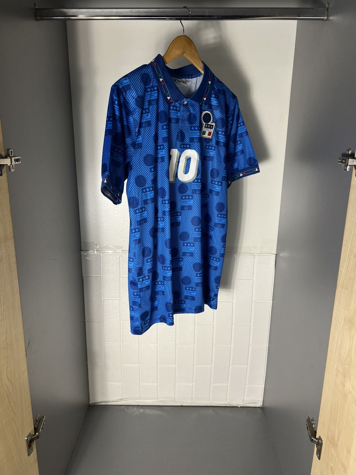 Vintage VERY RARE DIADORA ITALY RETRO SOCCER JERSEY BLOKE Y2K 90s Size US L / EU 52-54 / 3 - 5 Thumbnail