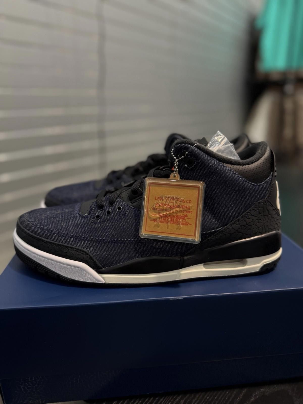 Jordan Brand Levi's x Air Jordan 3 Retro Men's Size 13 Indigo Denim NEW Size US 13 / EU 46 - 2 Thumbnail