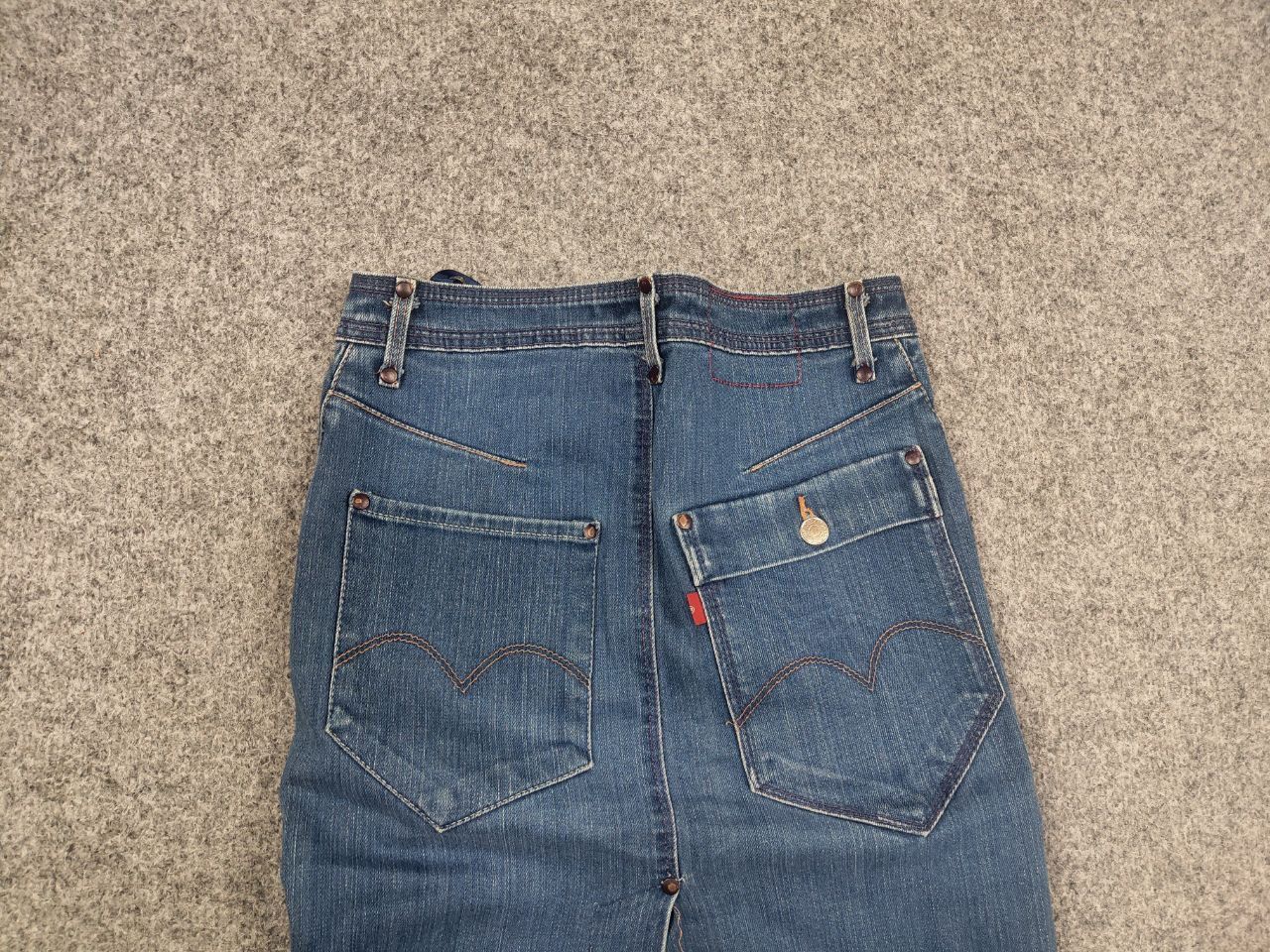 Levi's Vintage 90's Levi's Red Engineered Asymmetrical denim Skirt Size 26" / US 2 / IT 38 - 10 Thumbnail