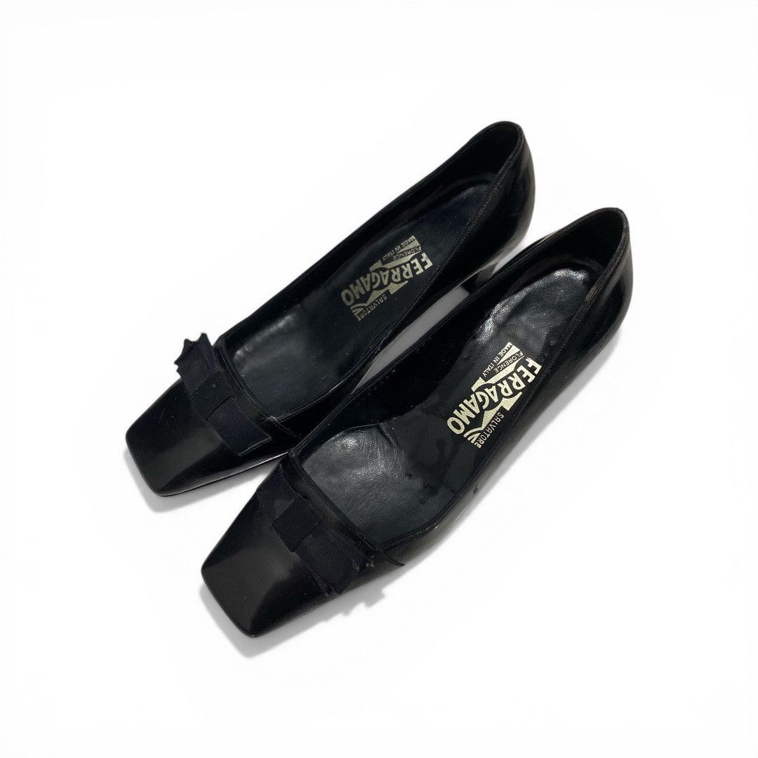 Salvatore Ferragamo Salvatore Ferragamo Black Patten Leather Vara Heels Size US 7 / IT 37 - 1 Thumbnail