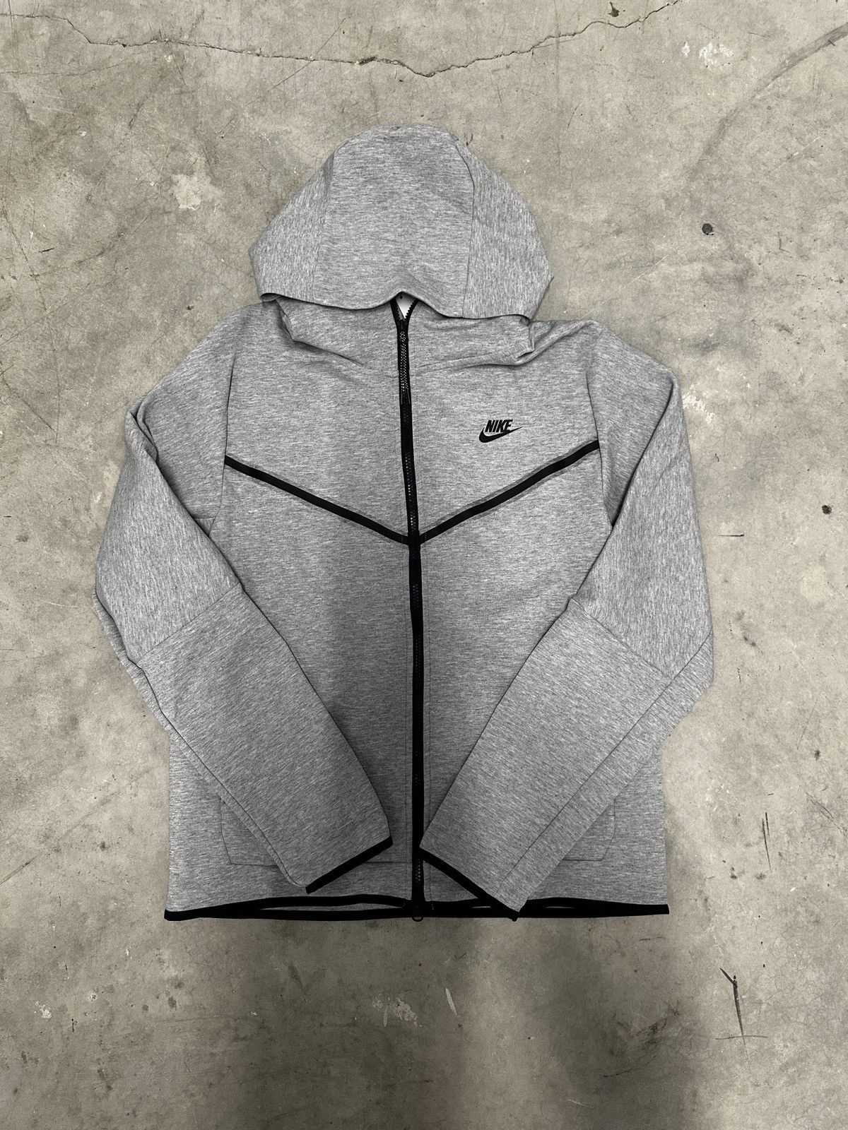 Nike Tech Fleece Full-Zip Hoodie – Grey/Black