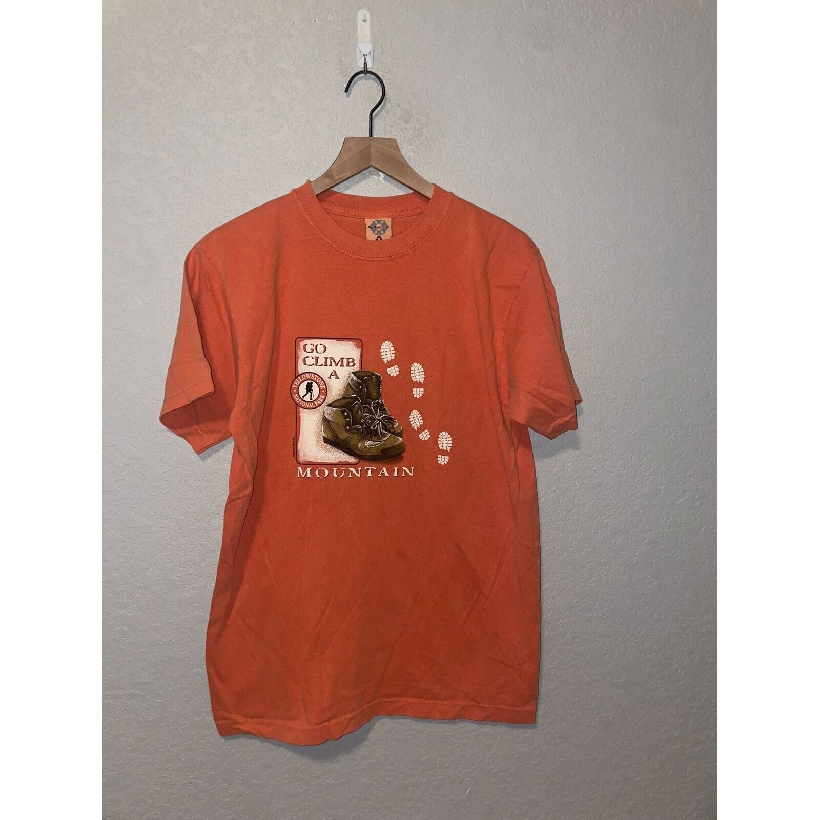 Vintage 2000 Go Climb A Mountain Yellowstone National Park Shirt M Size US M / EU 48-50 / 2 - 1 Thumbnail