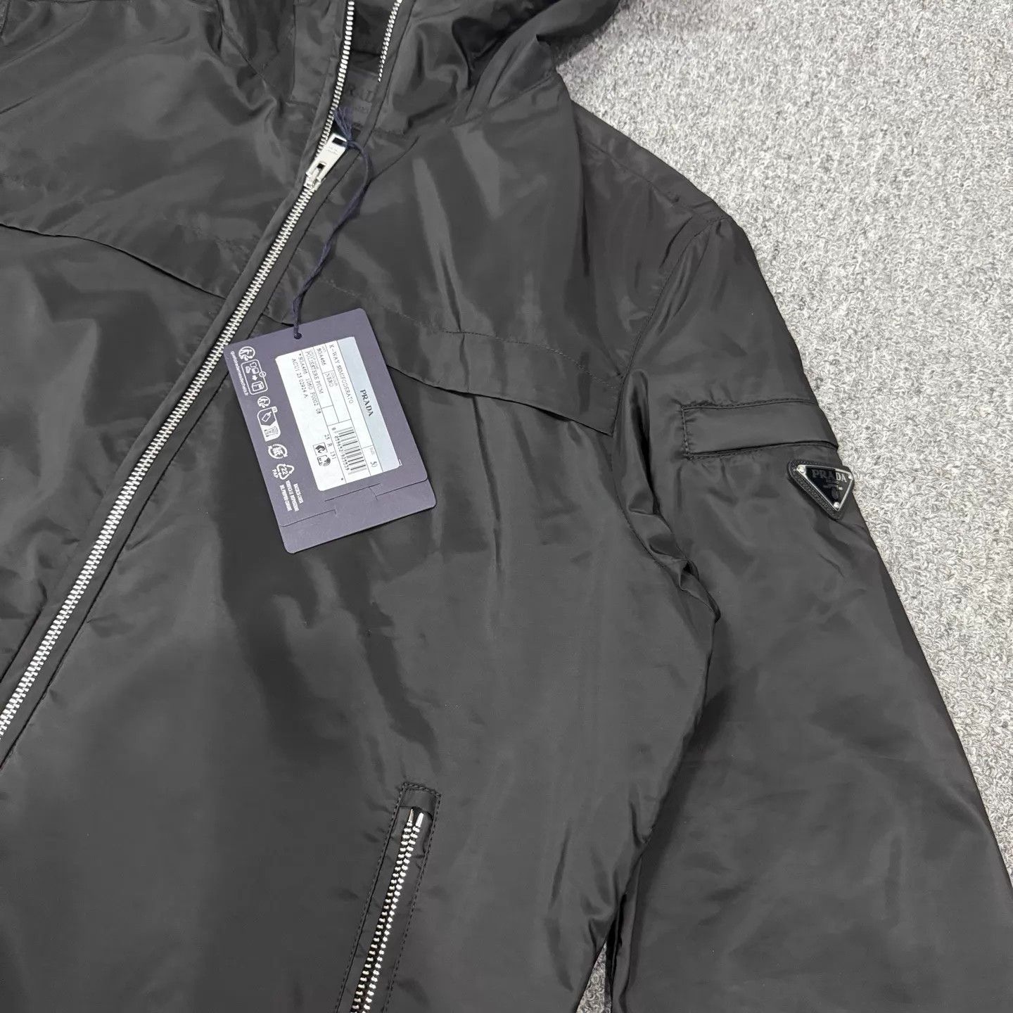 Prada Prada 26 New Black Triangle Logo Nylon Zip Jacket 50/52 Size US M / EU 48-50 / 2 - 3 Thumbnail