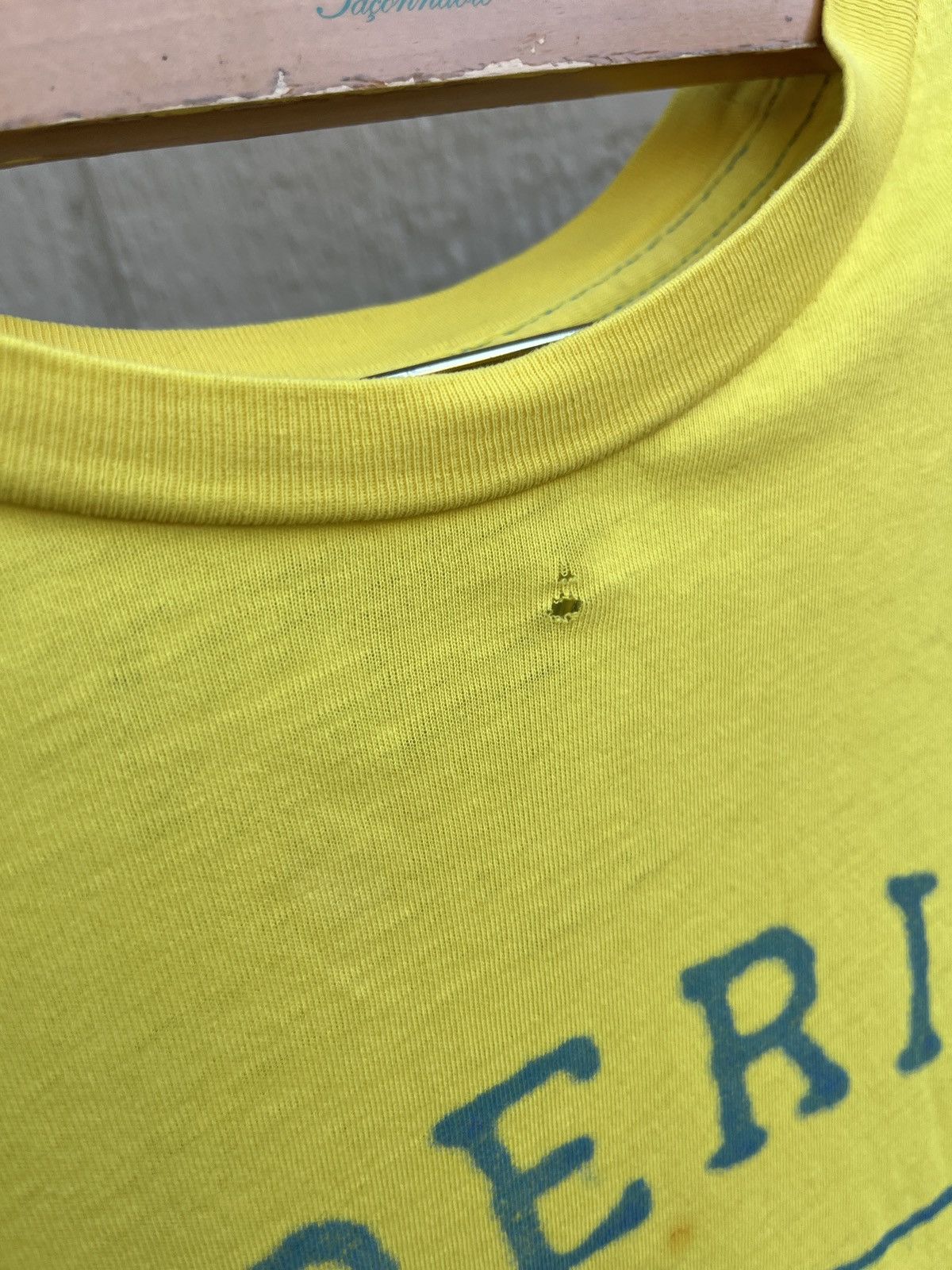 Abercrombie & Fitch Thrahsed paper thin vintage like tee Size US S / EU 44-46 / 1 - 4 Thumbnail
