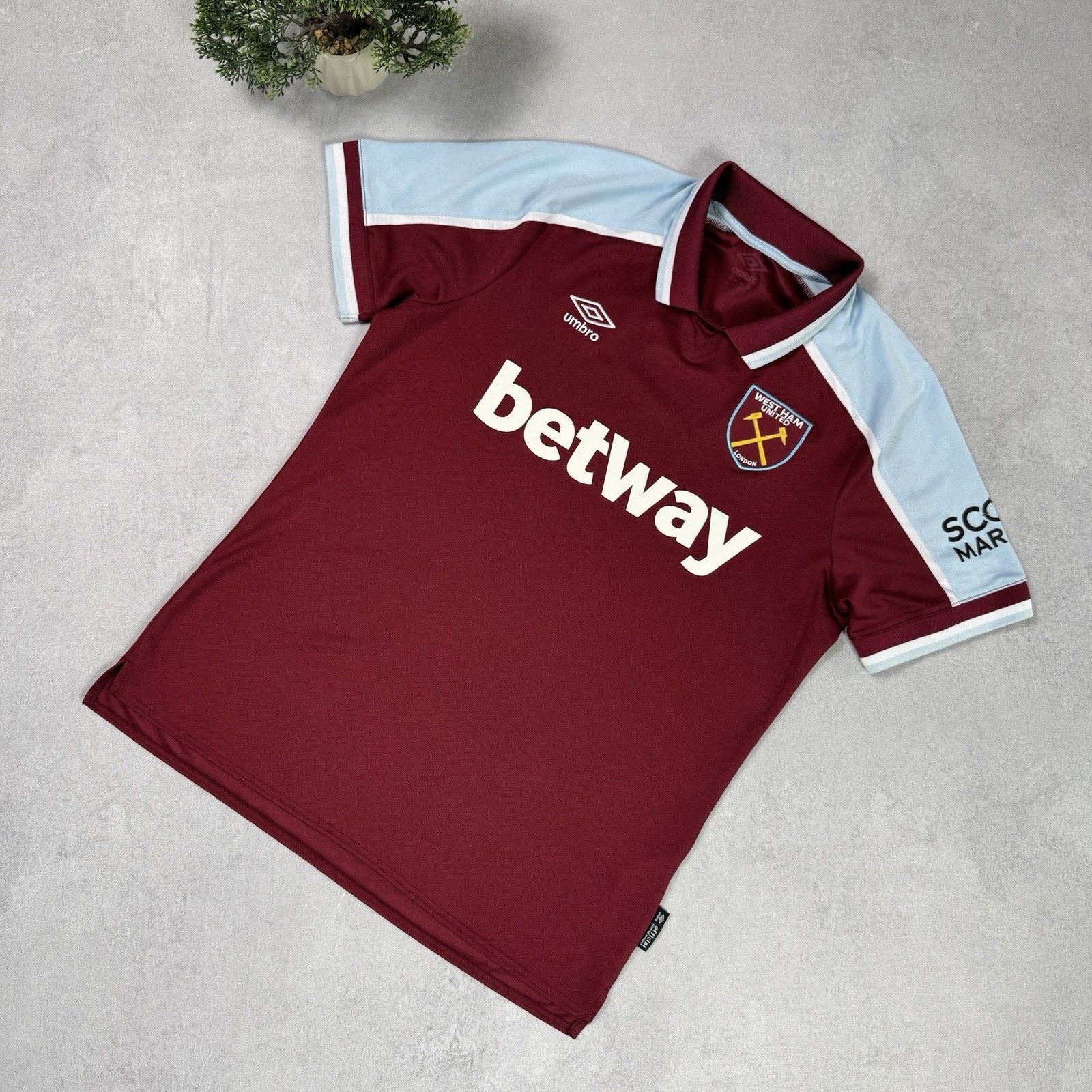 Umbro WEST HAM UNITED 2021 2022 SOCCER JERSEY Umbro Size L Size US L / EU 52-54 / 3 - 1 Thumbnail