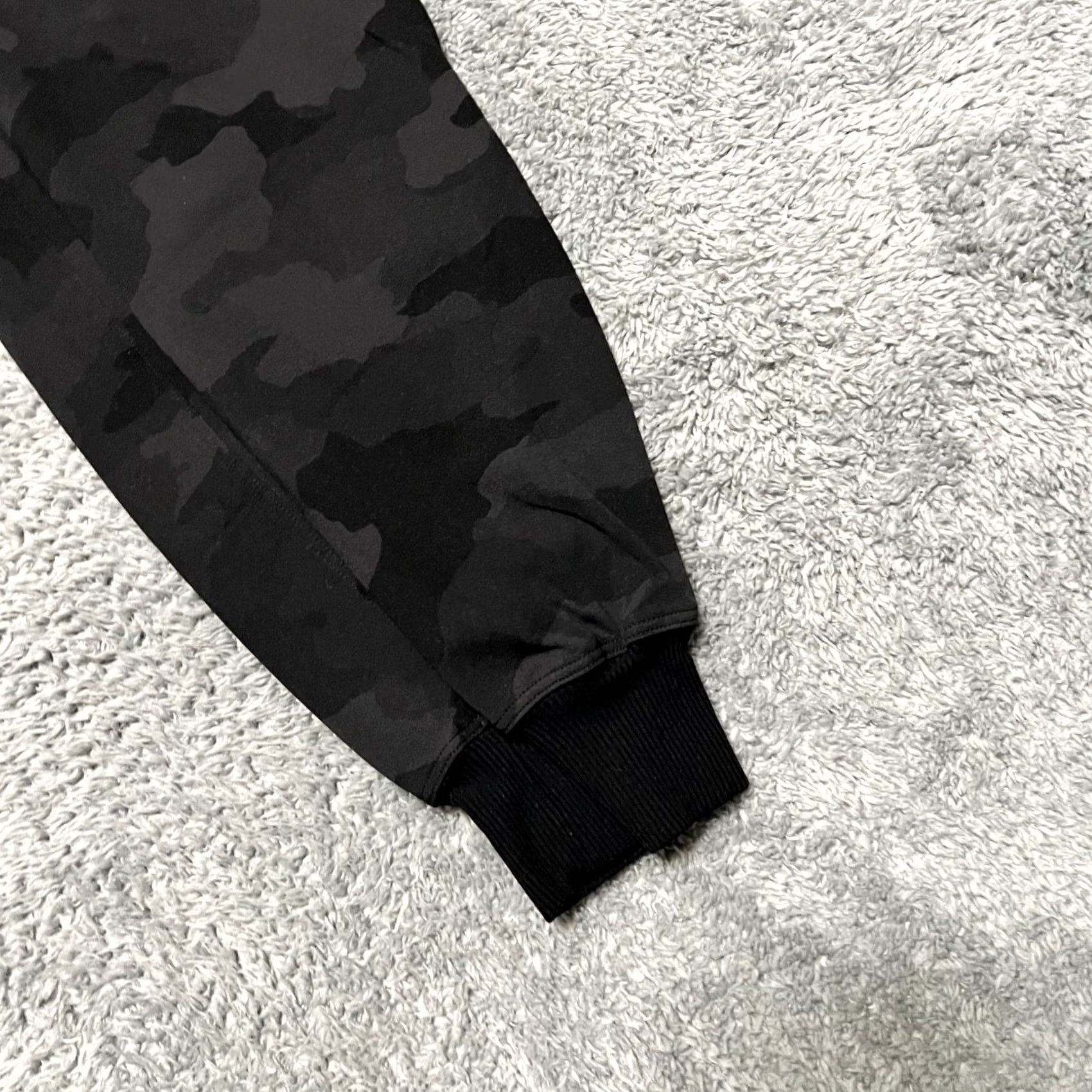 Lululemon Lululemon Jogger Pants Womens 4 Black Heritage Camo High Rise Full Length W5DCTS Black Womens 4 Jogger Pants Heritage Camo High Rise Full Length Size 27" / US 4 / IT 40 - 5 Thumbnail