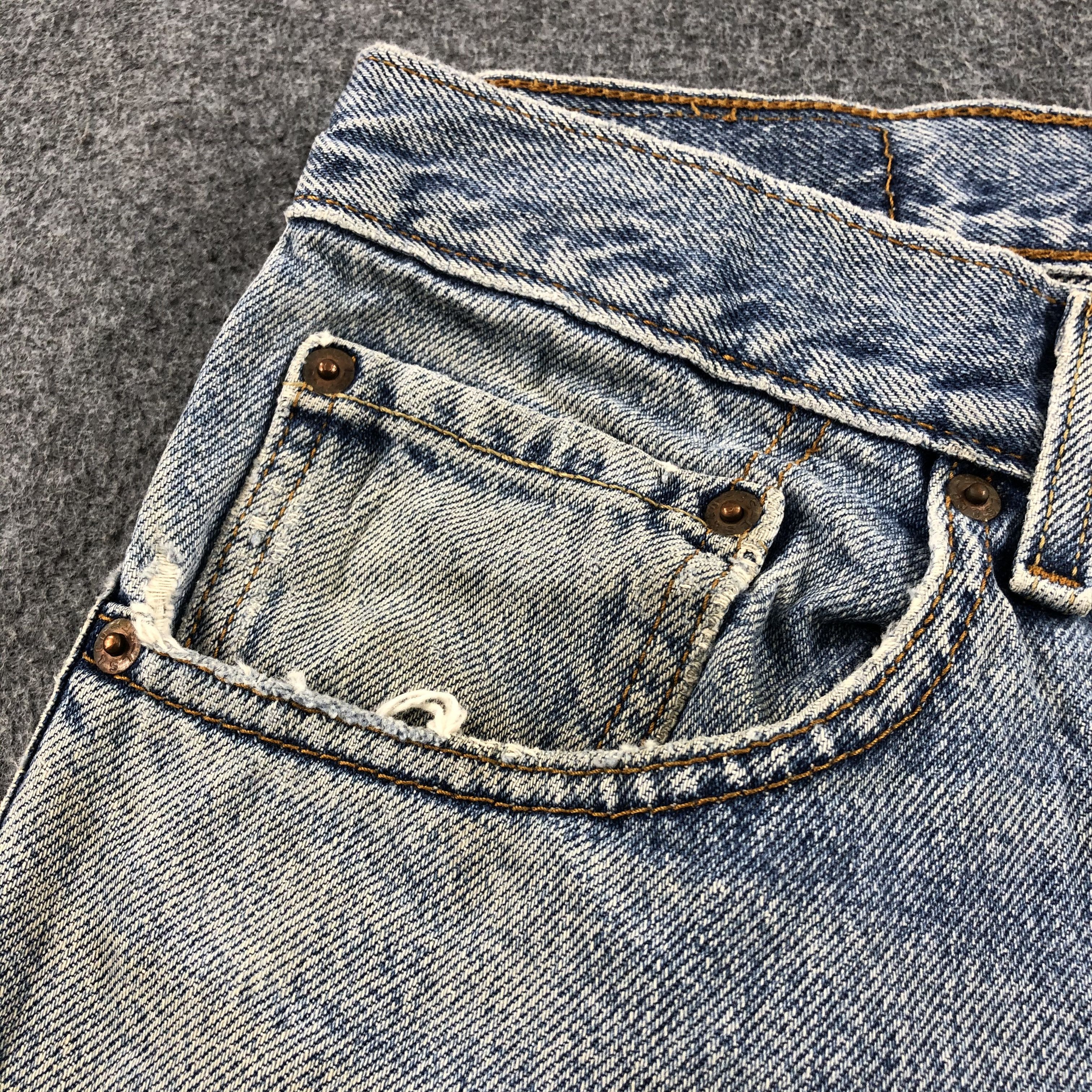 Levi's Vintage Light Wash Levis 505 Jeans-J2048 Size US 35 - 10 Thumbnail