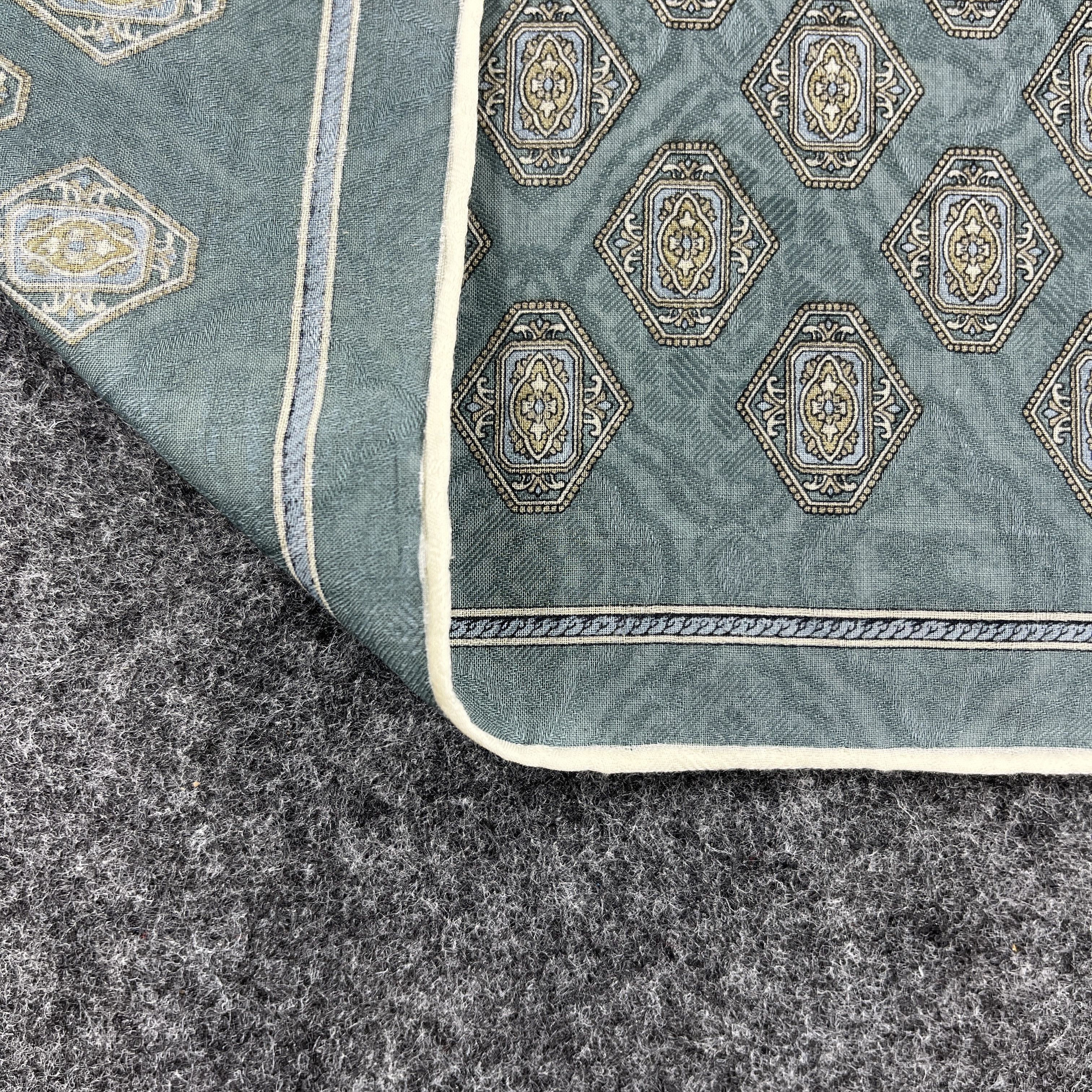 Burberry × Vintage Burberry Handkerchief / Bandana / Neckerchief B272 Size ONE SIZE - 7 Thumbnail