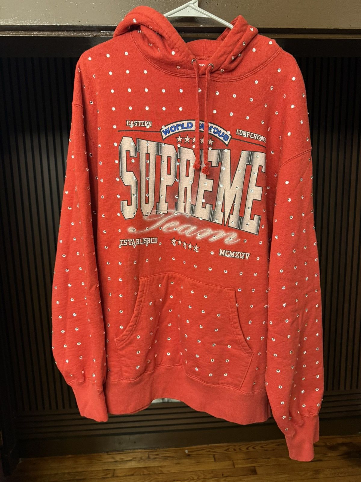 Supreme Supreme Team Red Rhinestone Hooded Hoodie Size XL Size US XL / EU 56 / 4 - 1 Thumbnail