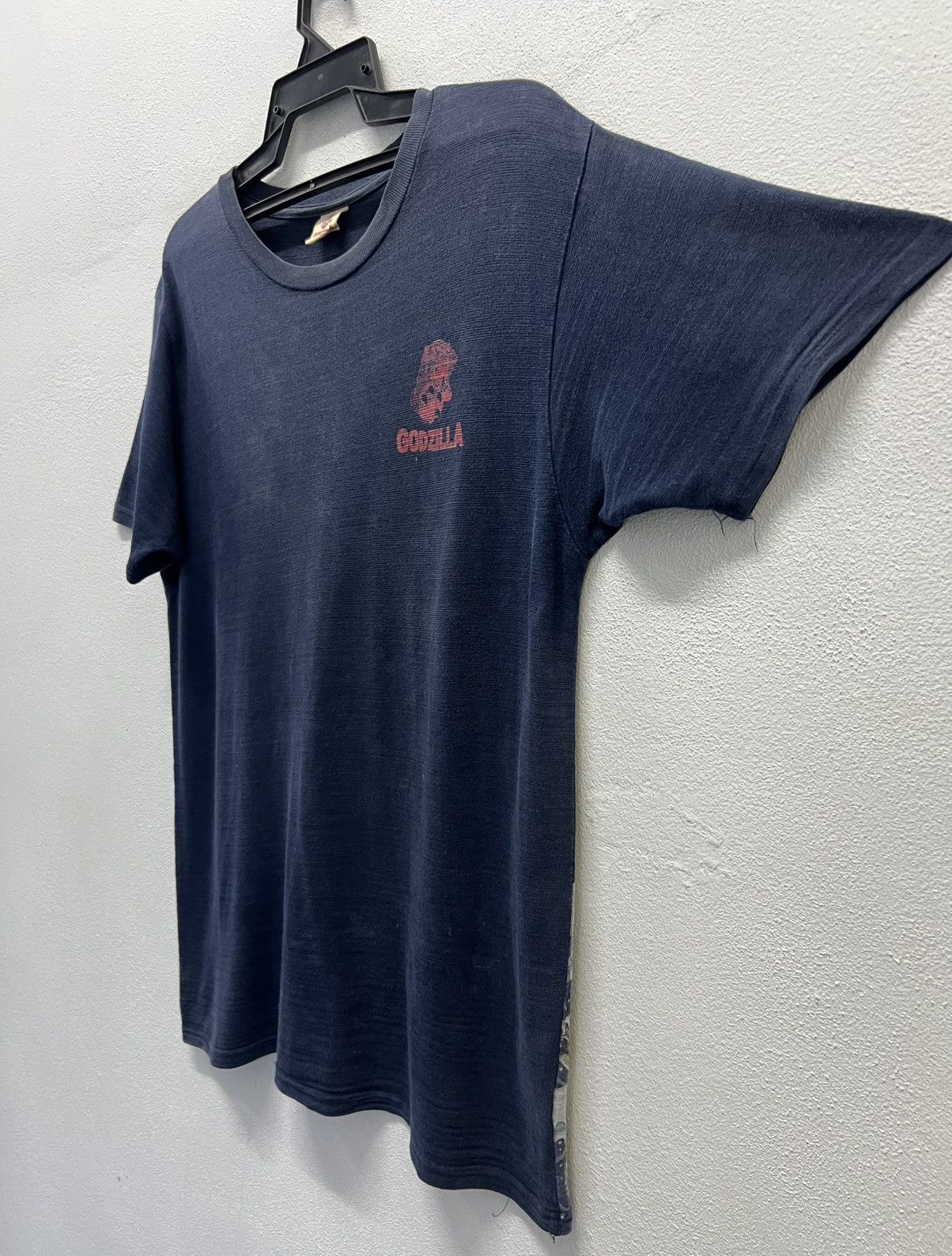 Vintage VINTAGE GODZILLA SHIRT Size US L / EU 52-54 / 3 - 6 Thumbnail