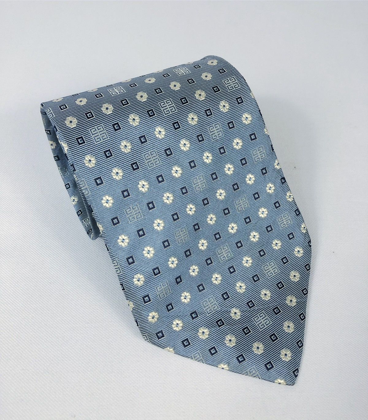 Givenchy Rare Vintage Givenchy Paris Silk Tie Made in Italy Size ONE SIZE - 1 Thumbnail
