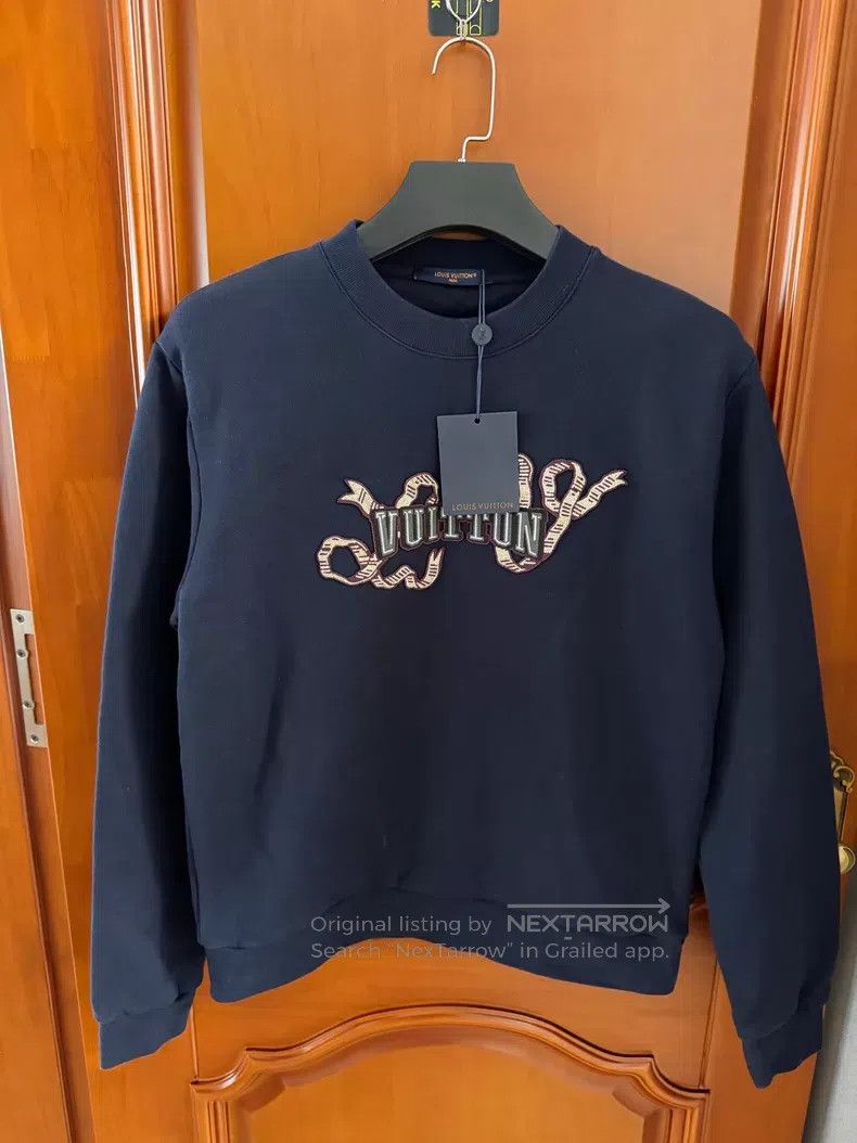 Louis Vuitton Louis Vuitton New navy ribbon embroidered crewneck sweatsh Size US L / EU 52-54 / 3 - 1 Thumbnail