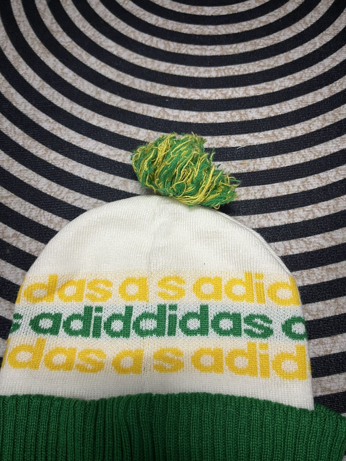 Adidas VINTAGE Y2K ADIDAS MULTICOLOUR BEANIE HAT Size ONE SIZE - 3 Thumbnail