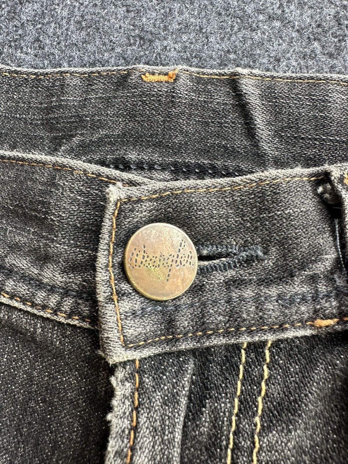 Wrangler Vintage Black Faded Distressed Denim F88