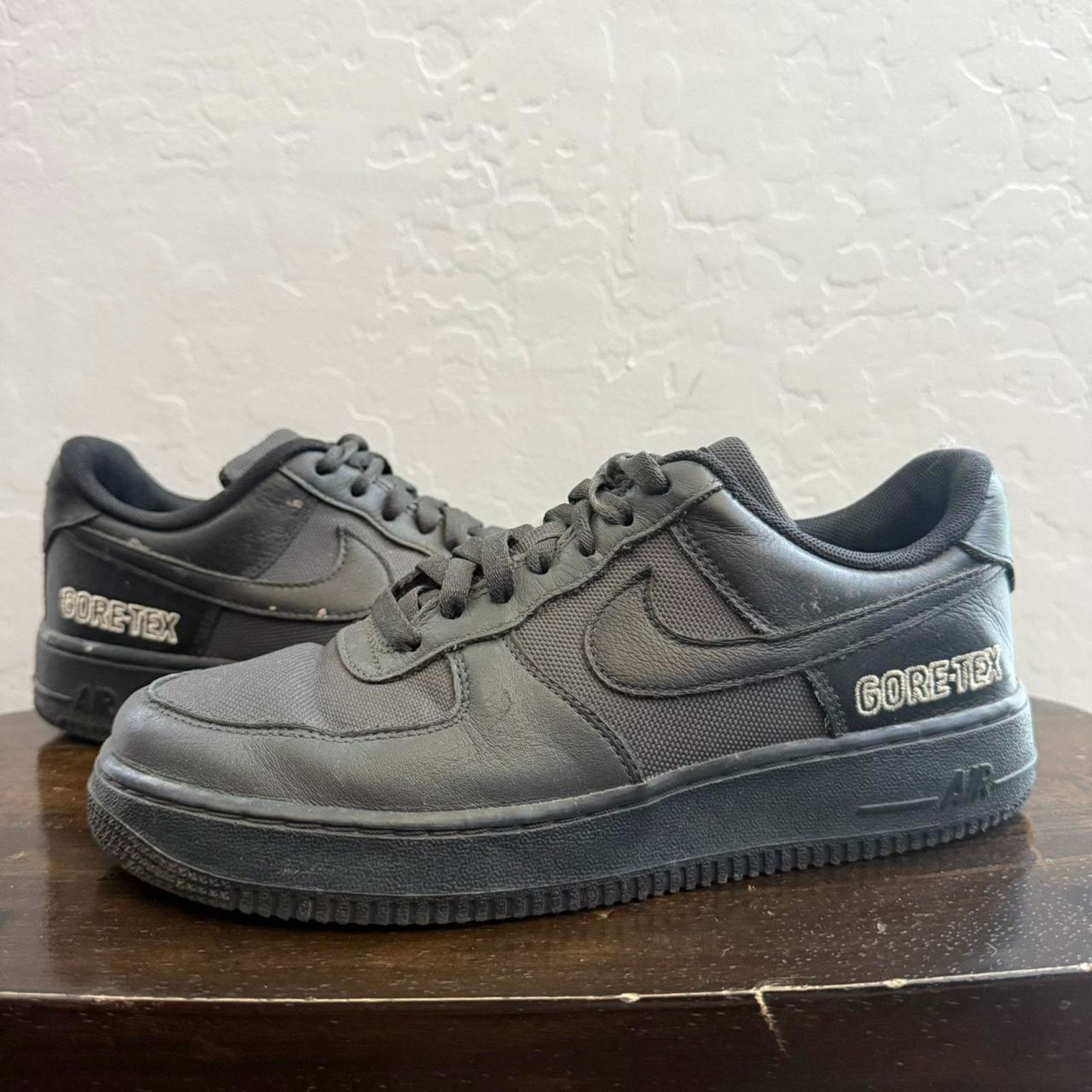 Nike Nike Air Force 1 AF1 Goretex Black Size US 7 / EU 40 - 1 Thumbnail