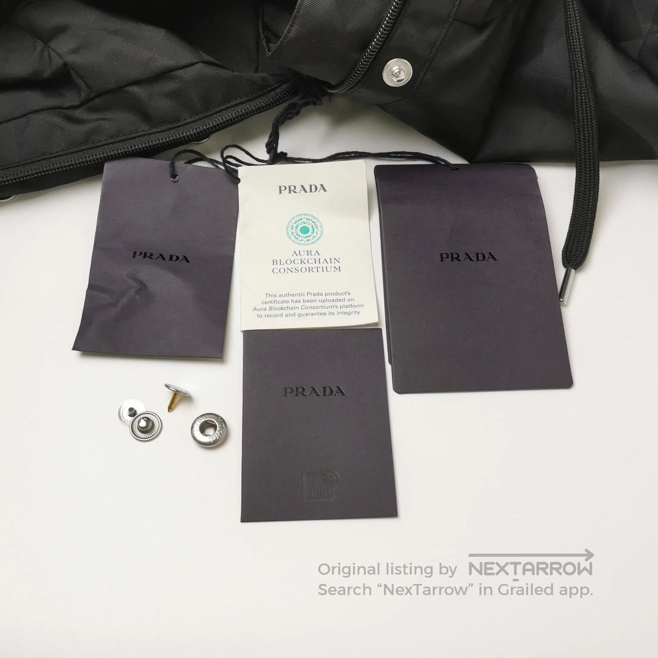 Prada Prada Logo Hooded Jacket in Black . Size US S / EU 44-46 / 1 - 4 Thumbnail