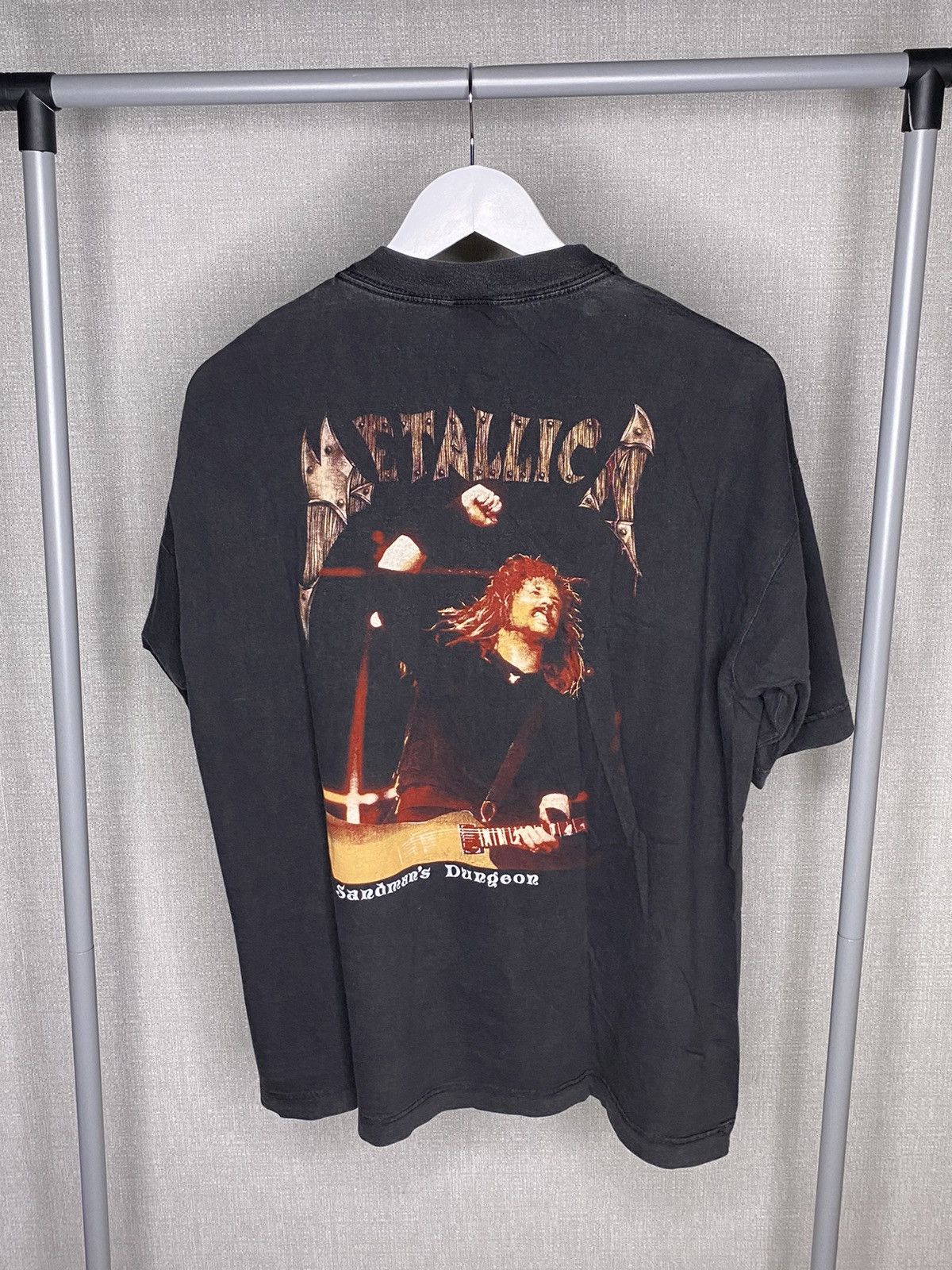 Band Tees × Metallica × Vintage Vintage 90s Metallica sandmans dungeon t shirt XL Size US XL / EU 56 / 4 - 2 Thumbnail