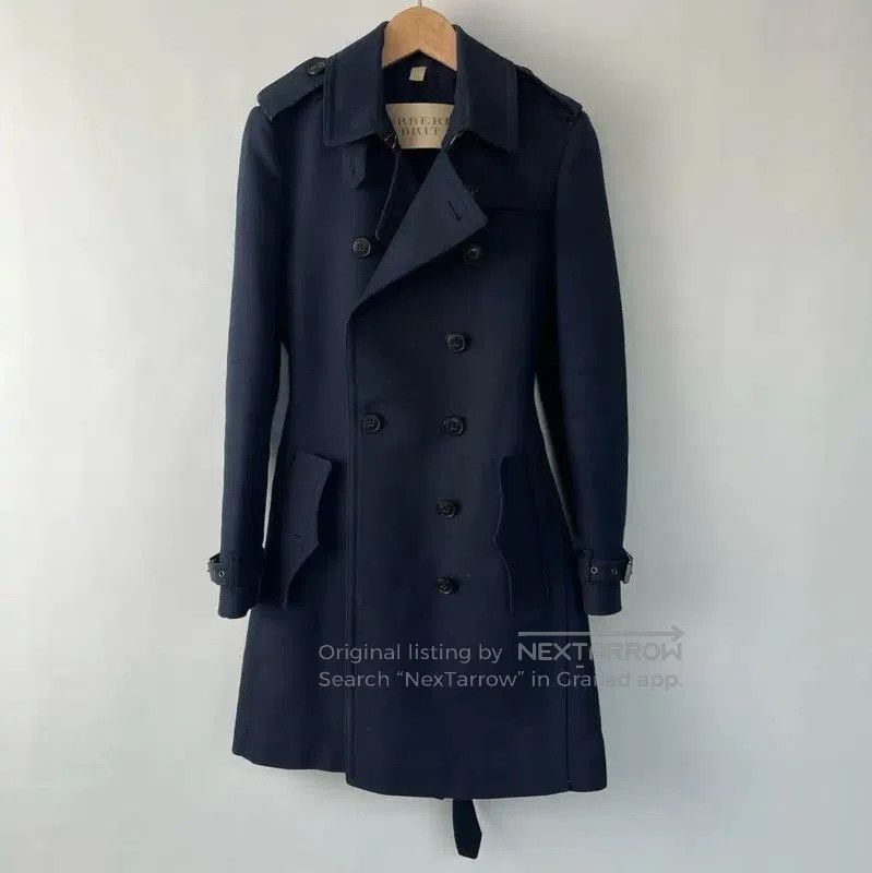 Burberry Burberry Classic Women's Trench Coat in Navy. Size S / US 4 / IT 40 - 1 Thumbnail