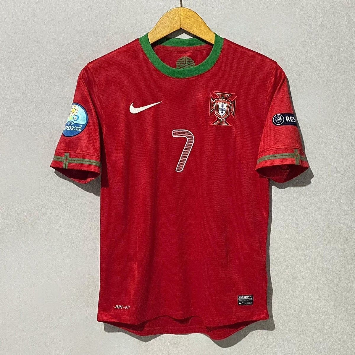 Nike Portugal Euro 2012 Home Jersey Cristiano Ronaldo Size US S / EU 44-46 / 1 - 1 Thumbnail