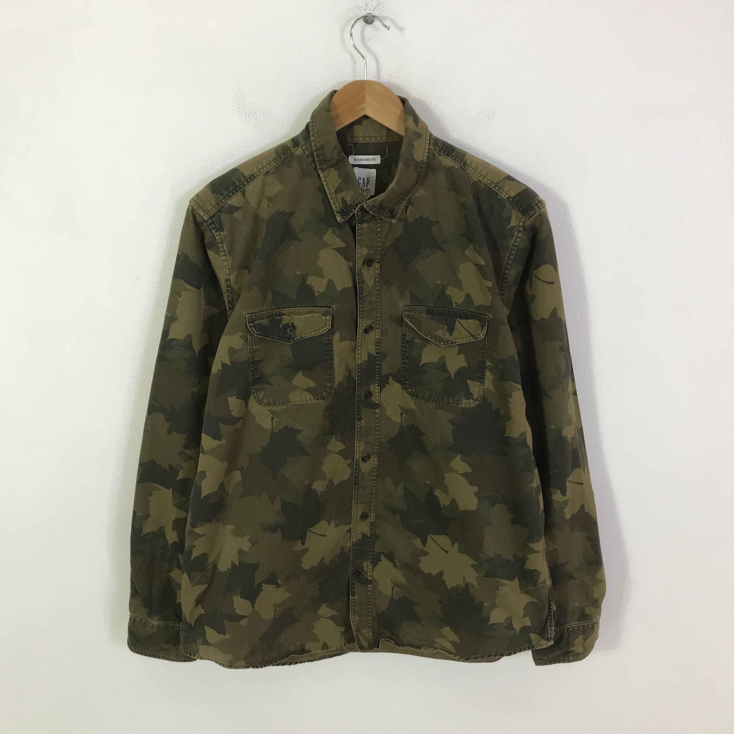 Gap Gap Camo button up shirt K116B13 Size US L / EU 52-54 / 3 - 1 Thumbnail