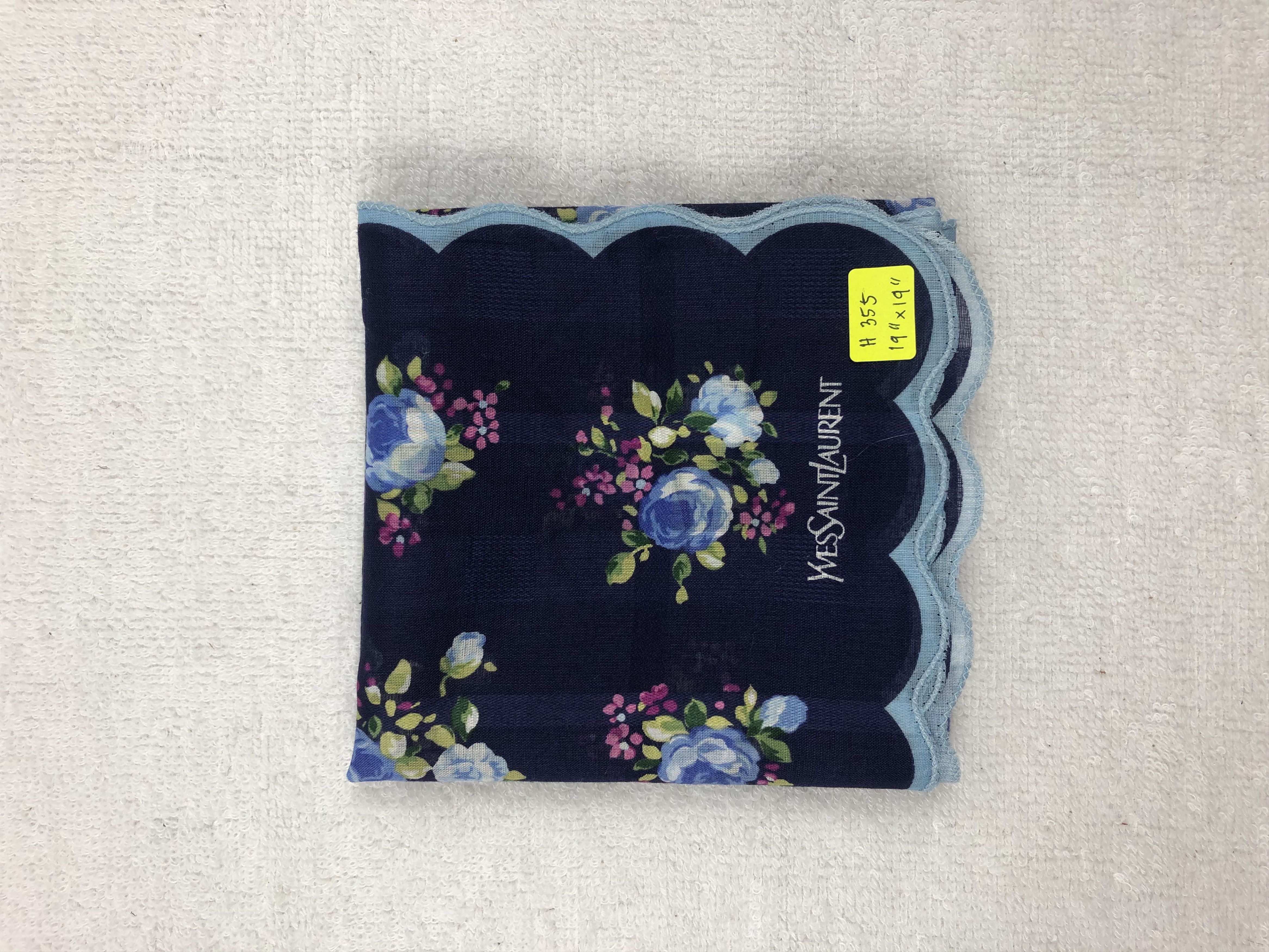 Yves Saint Laurent Yves Saint Laurent Handkerchief / Bandana / Neckerchief Size ONE SIZE - 5 Thumbnail