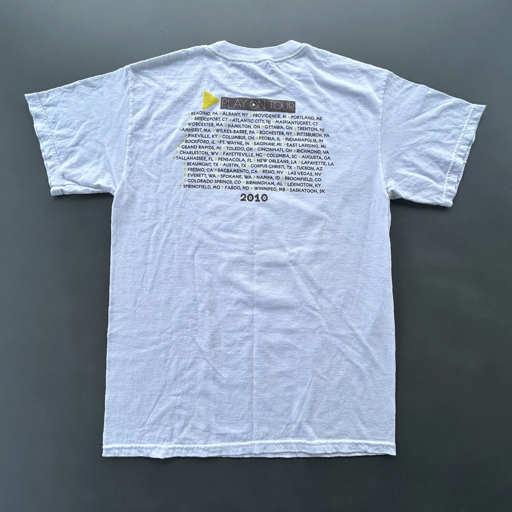 Doublet Carrie Underwood Shirt Unisex Adults Medium White 2010 Play On Tour Double Sided Concert Graphic Print T-Shirt Size US M / EU 48-50 / 2 - 3 Thumbnail