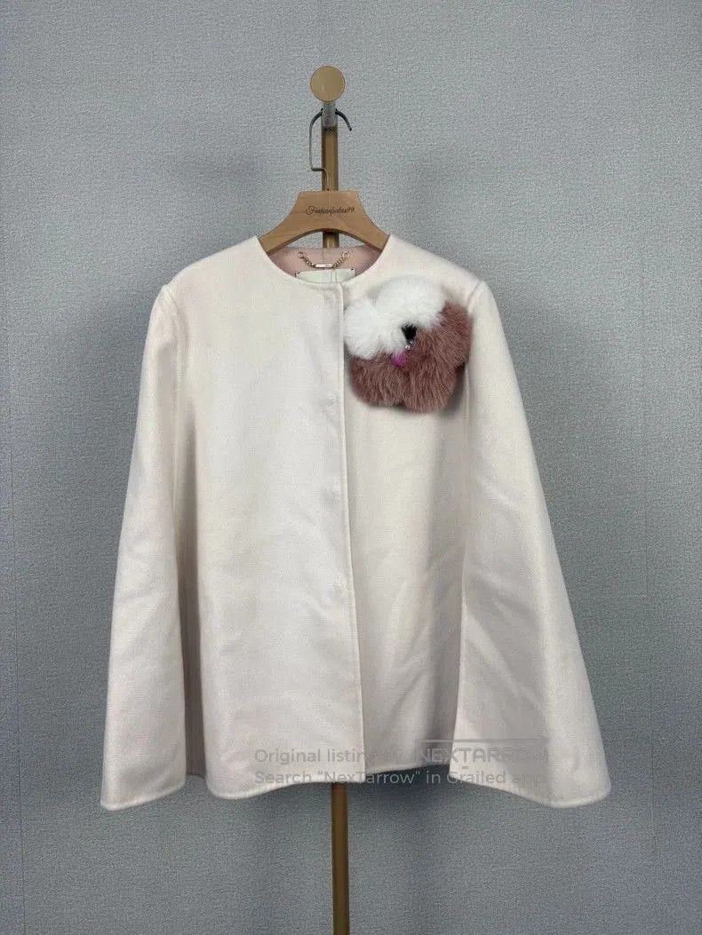 Fendi Mink Flower Detail Cape 42.
